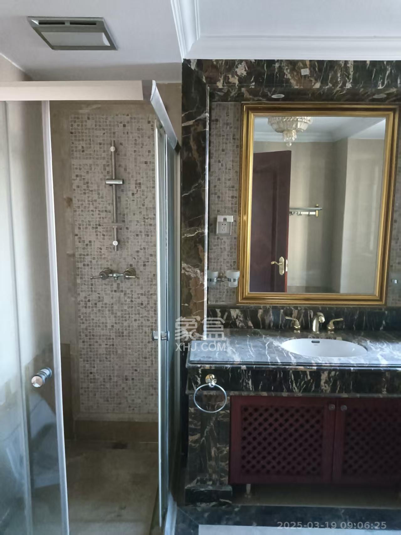 恒大雅苑 4室2厅1卫 5000.0元/月 恒大雅苑 4室2厅1卫 5000.0元/月室内图