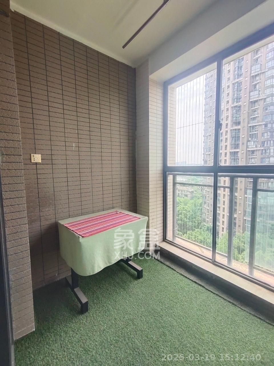 藏珑湖上国际花园  3室2厅1卫   2800.00元/月室内图
