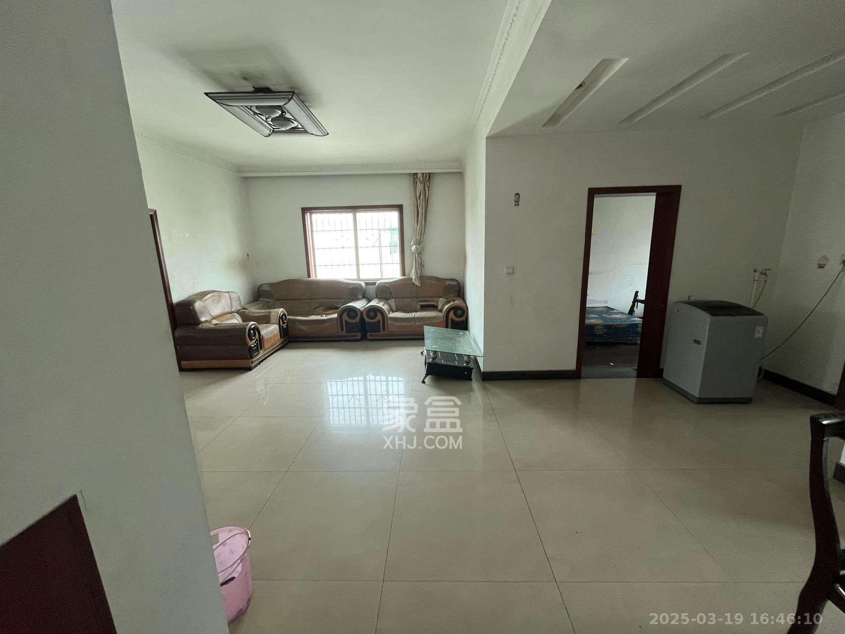 中南汽车世界 3室2厅2卫 1000.0元/月 中南汽车世界 3室2厅2卫 1000.0元/月室内图