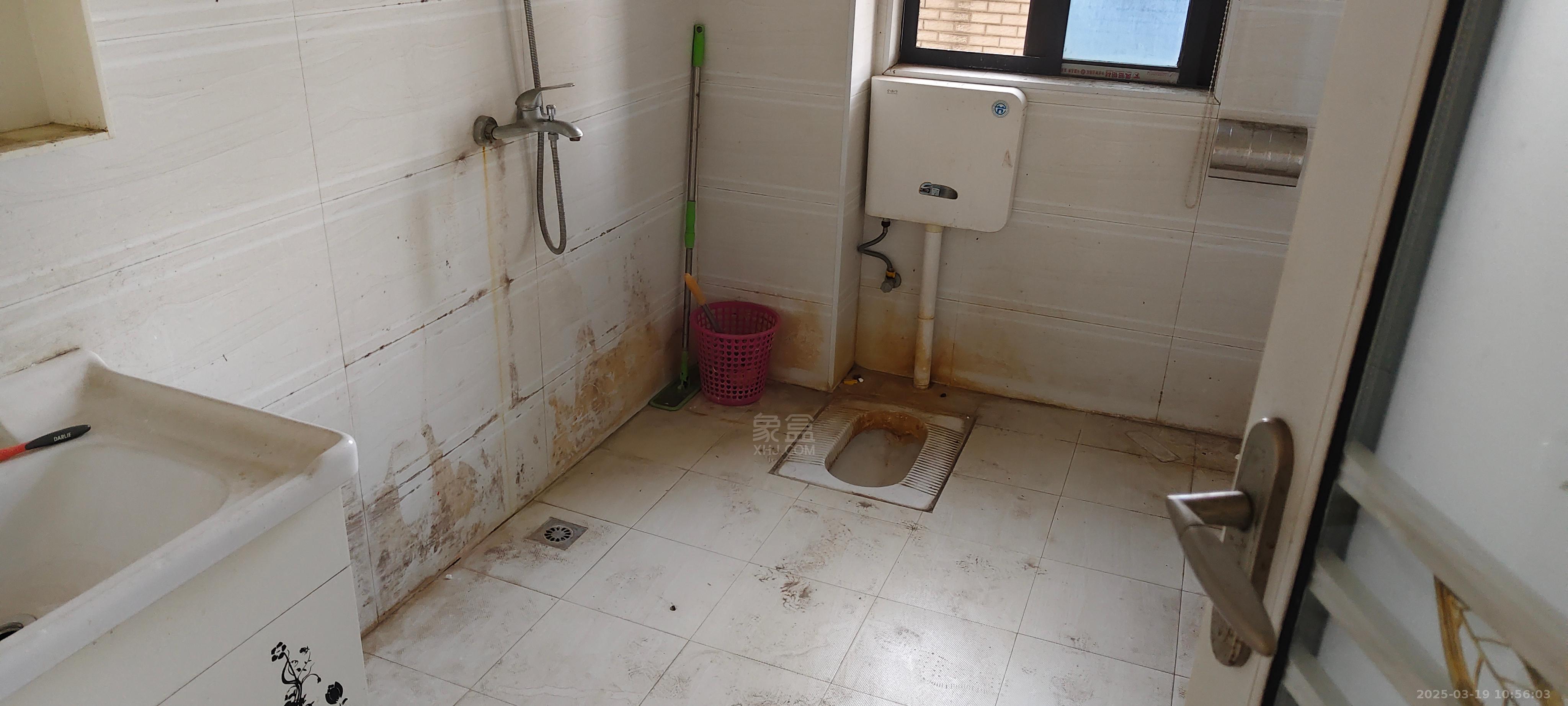 云山诗意 1室2厅1卫 1300.0元/月 云山诗意 1室2厅1卫 1300.0元/月室内图