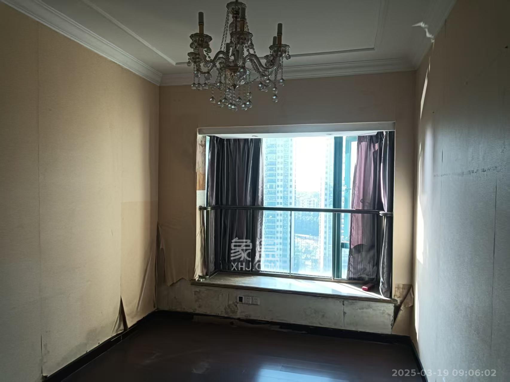 恒大雅苑 4室2厅1卫 5000.0元/月 恒大雅苑 4室2厅1卫 5000.0元/月室内图