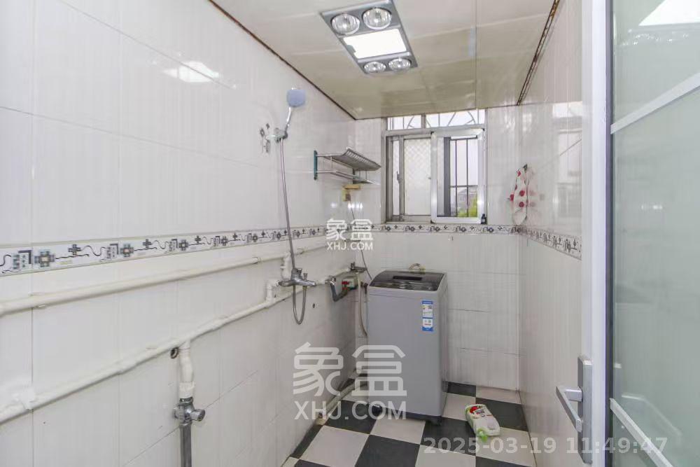 广宇园丁新村  3室2厅2卫   2400.00元/月室内图