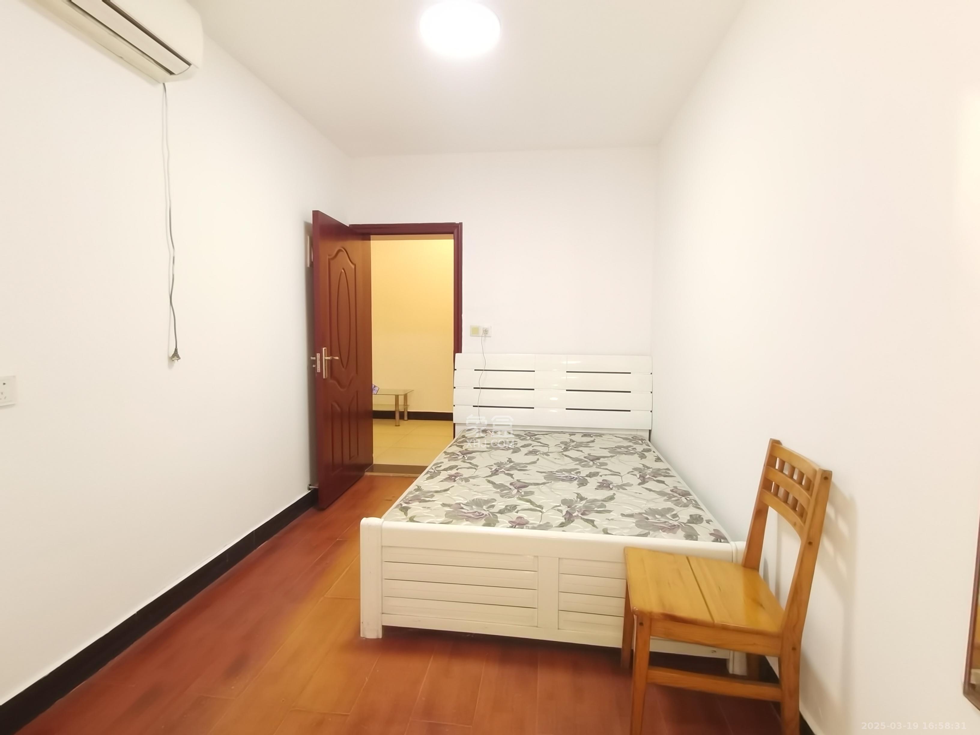 人才楼 2室1厅1卫 1400.0元/月 人才楼 2室1厅1卫 1400.0元/月室内图