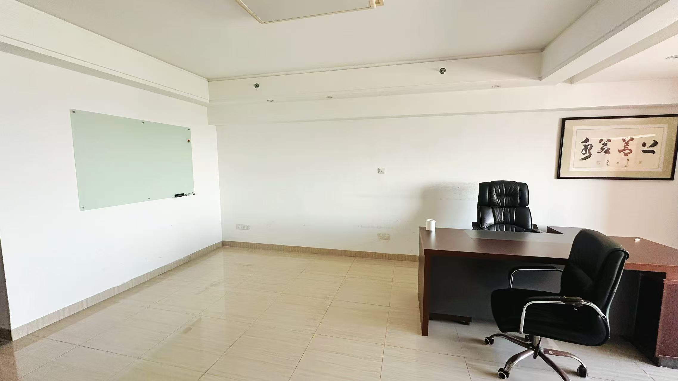 望海国际广场 1室1厅1卫 105.0万 望海国际广场 1室1厅1卫 105.0万客厅