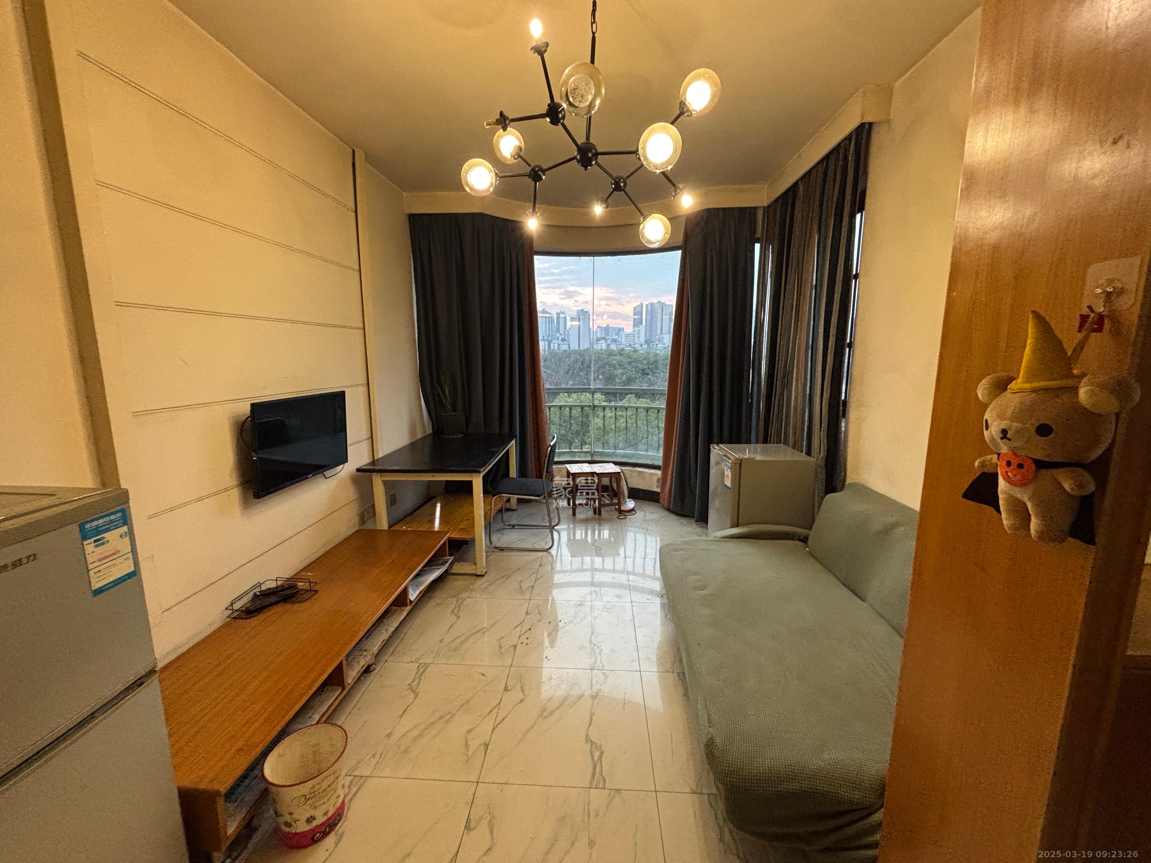 中江锦城  1室1厅1卫    1300.0元/月 中江锦城  1室1厅1卫    1300.0元/月室内图