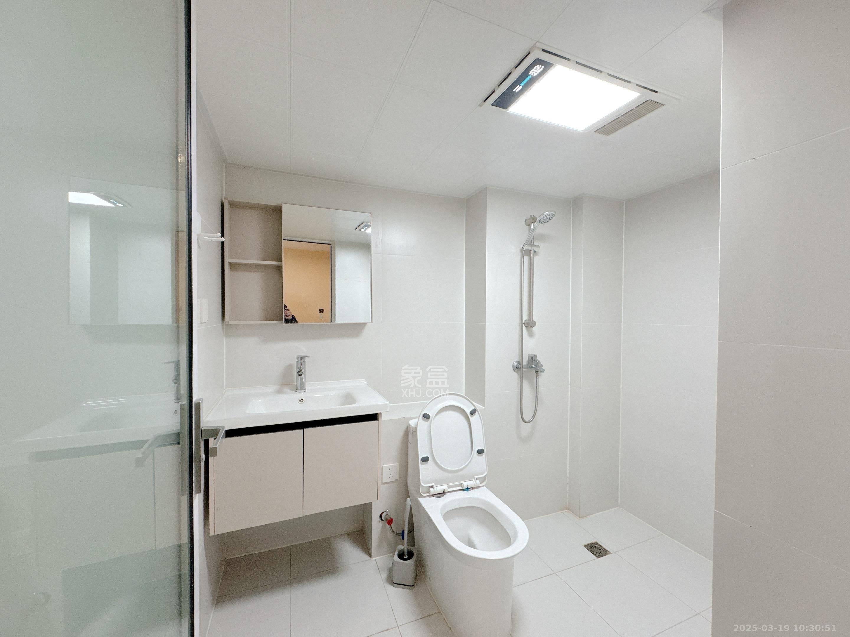 复地滨江金融中心  2室1厅1卫    2800.0元/月 复地滨江金融中心  2室1厅1卫    2800.0元/月室内图