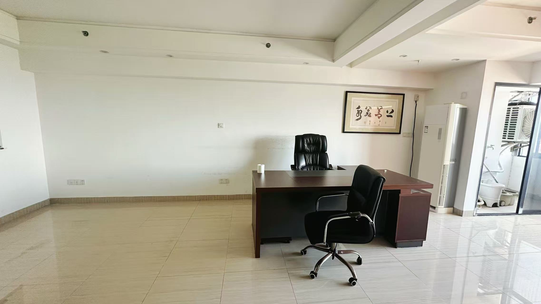 望海国际广场 1室1厅1卫 105.0万 望海国际广场 1室1厅1卫 105.0万客厅