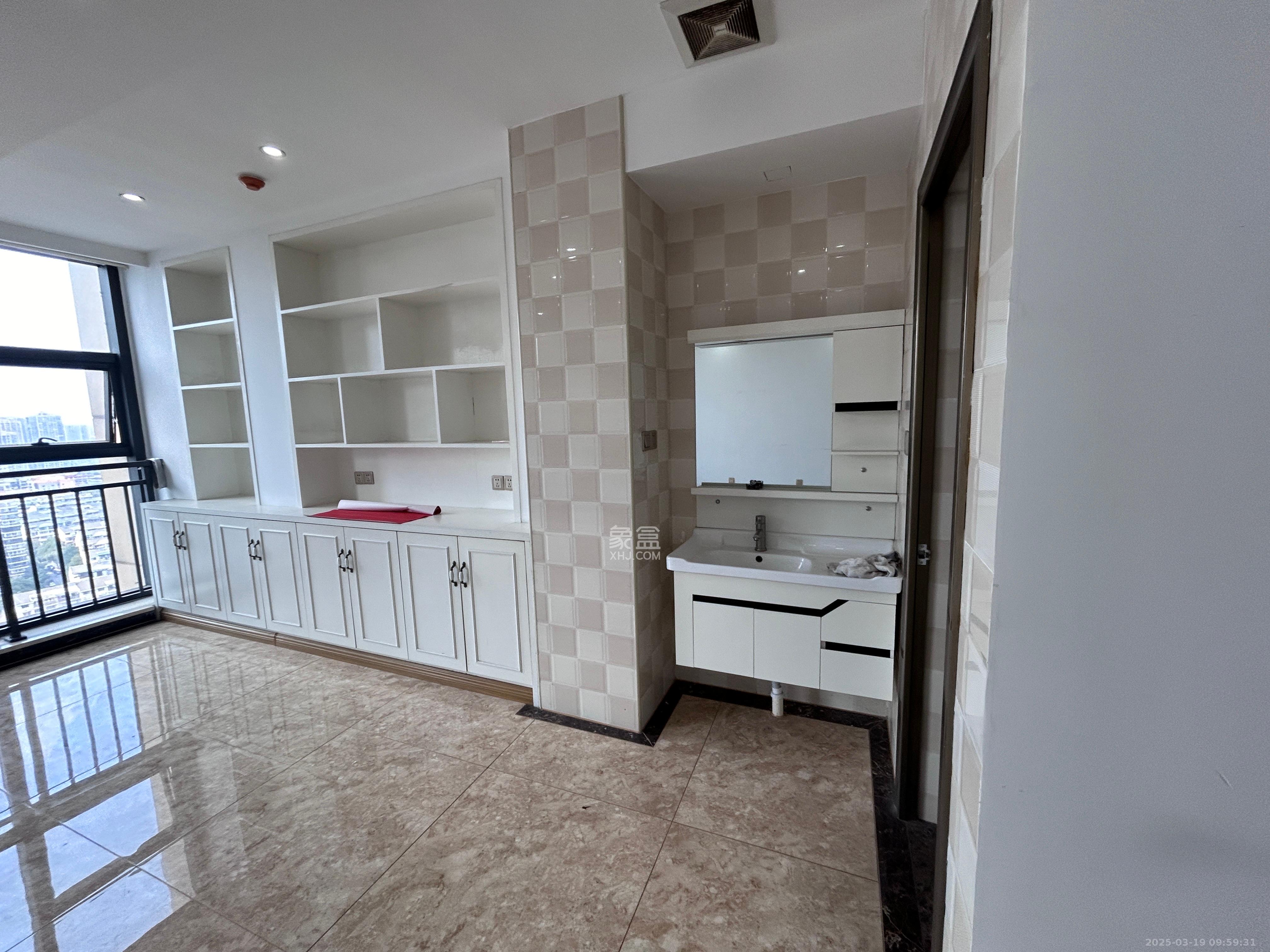 万坤图财富广场 1室1厅1卫 2300.0元/月 万坤图财富广场 1室1厅1卫 2300.0元/月室内图