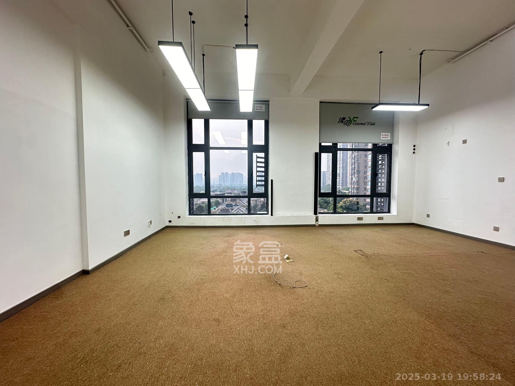 藏珑湖上公馆 1室0厅0卫 2500.0元/月 藏珑湖上公馆 1室0厅0卫 2500.0元/月室内图