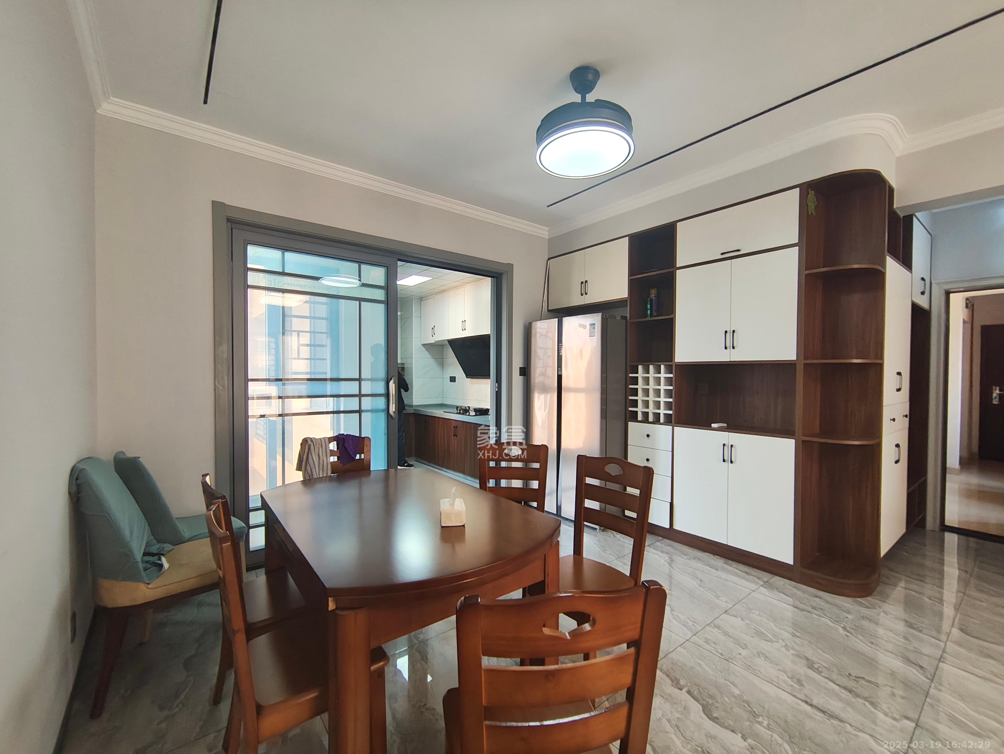 洋湖明园一期 3室2厅1卫 2100.0元/月 洋湖明园一期 3室2厅1卫 2100.0元/月室内图