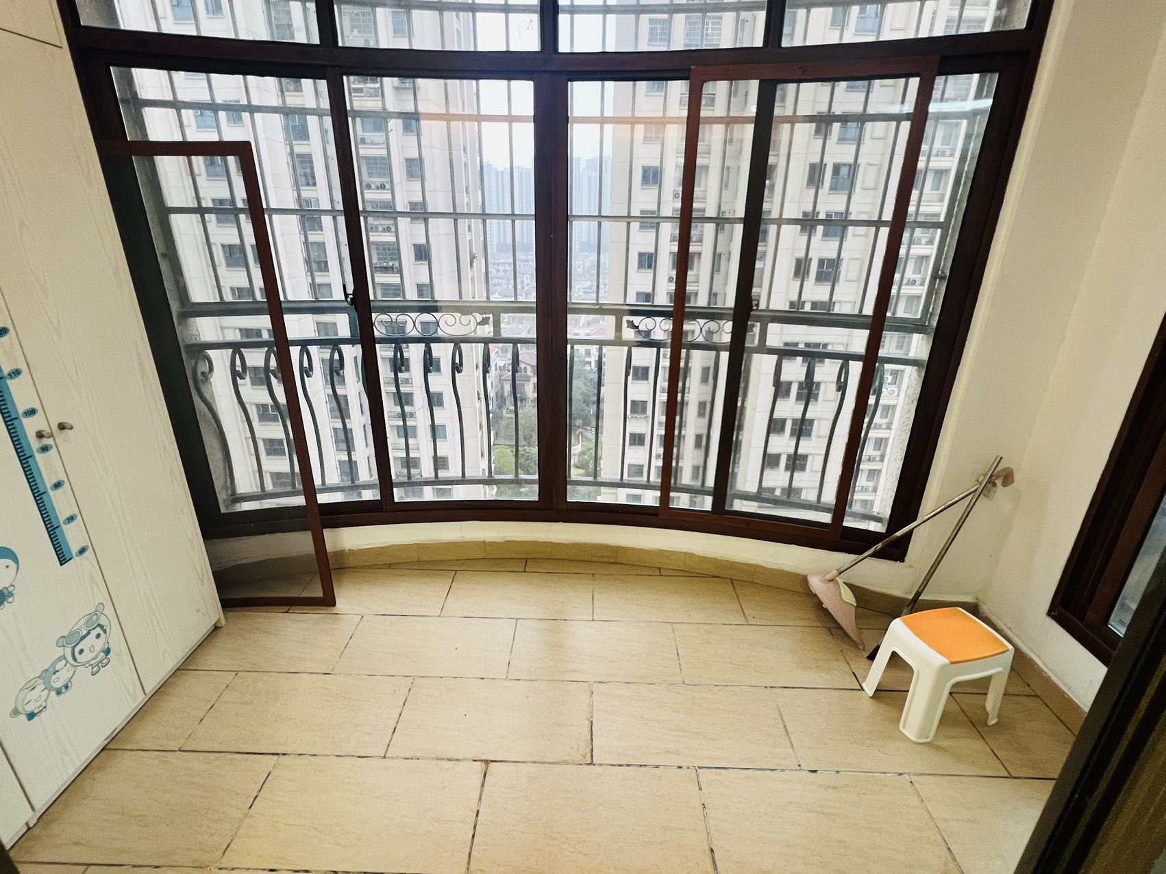 碧桂园 3室2厅1卫 1600.0元/月 碧桂园 3室2厅1卫 1600.0元/月室内图