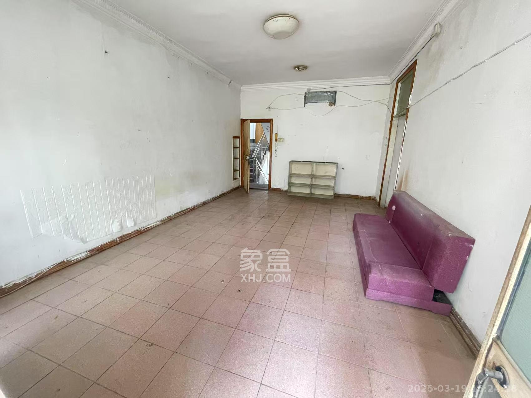 下碧湘街小区  3室2厅1卫    1800.0元/月室内图