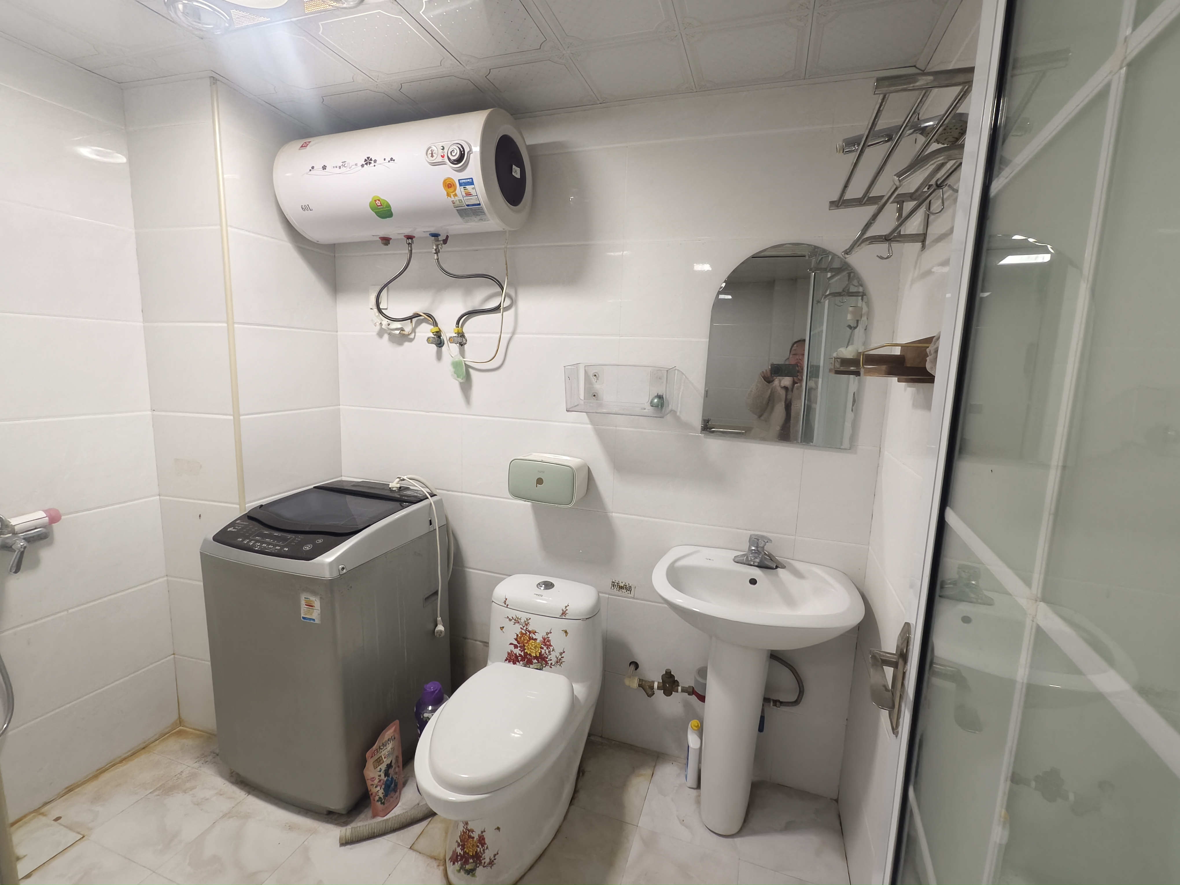 财智公馆大厦(瑞士国际酒店) 1室1厅0卫 1000.0元/月 财智公馆大厦(瑞士国际酒店) 1室1厅0卫 1000.0元/月室内图