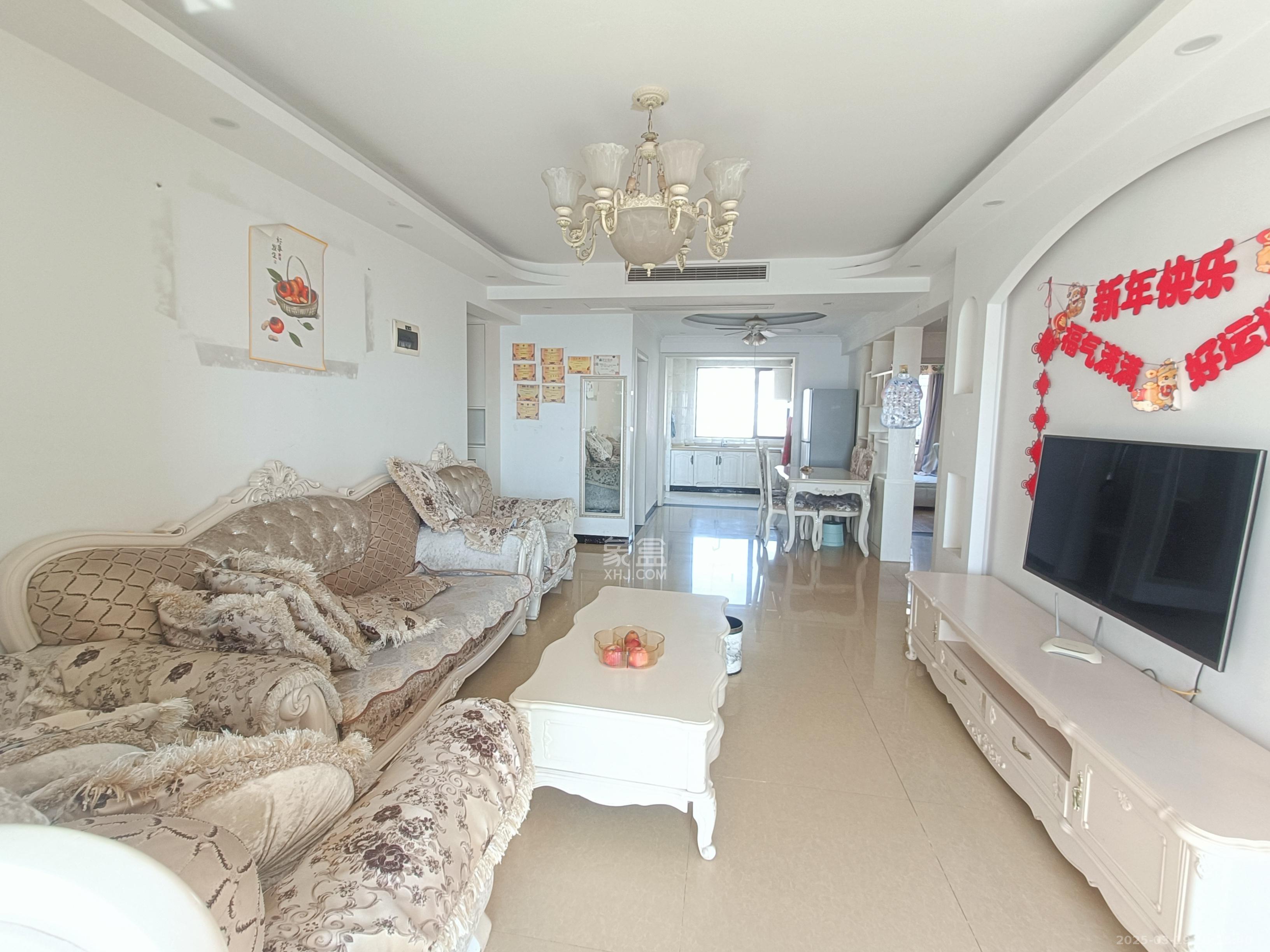 旭辉华庭 3室2厅2卫 2200.0元/月 旭辉华庭 3室2厅2卫 2200.0元/月室内图