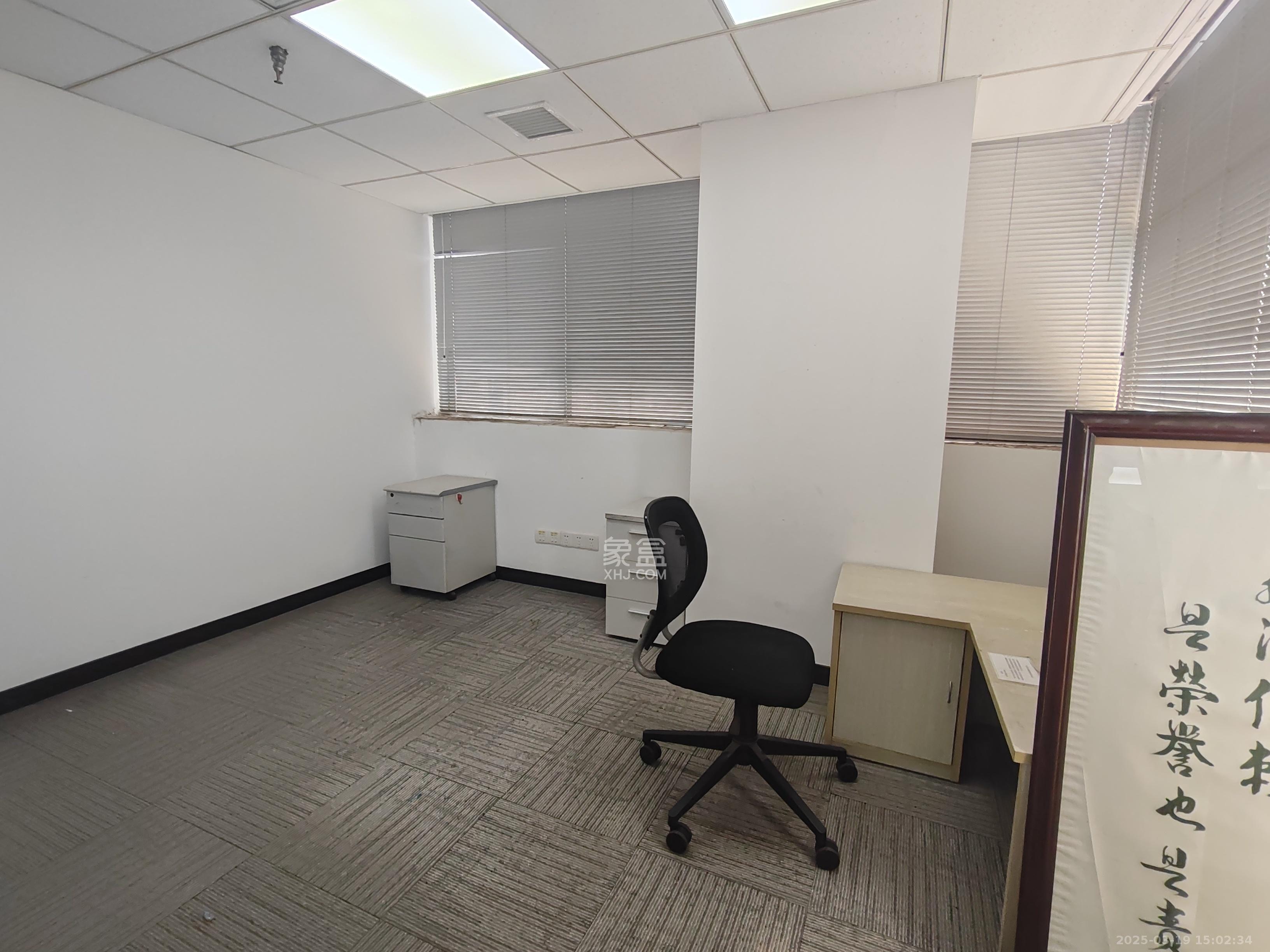 鸿运凯旋国际(科佳电脑城) 4室1厅1卫 10000.0元/月 鸿运凯旋国际(科佳电脑城) 4室1厅1卫 10000.0元/月室内图