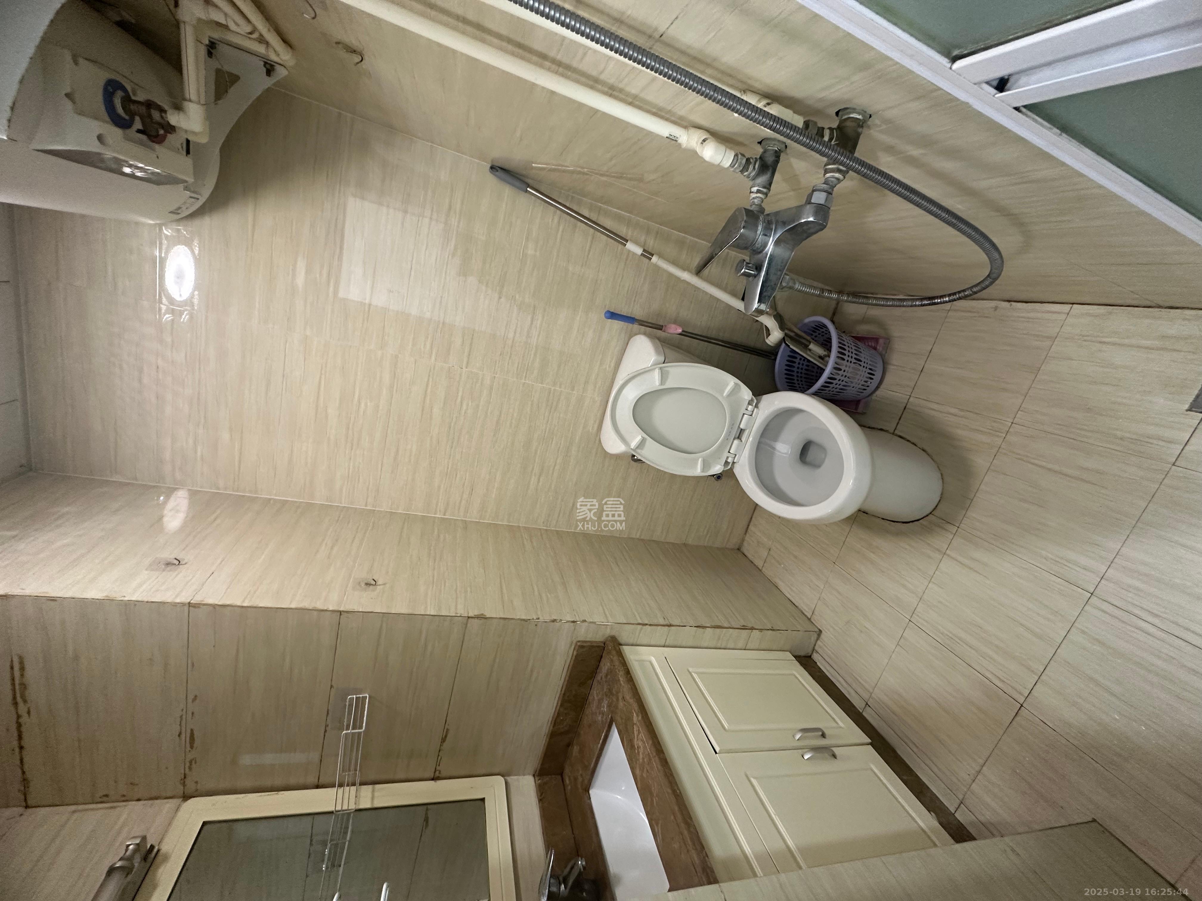 中建芙蓉工社  1室1厅1卫   900.00元/月室内图