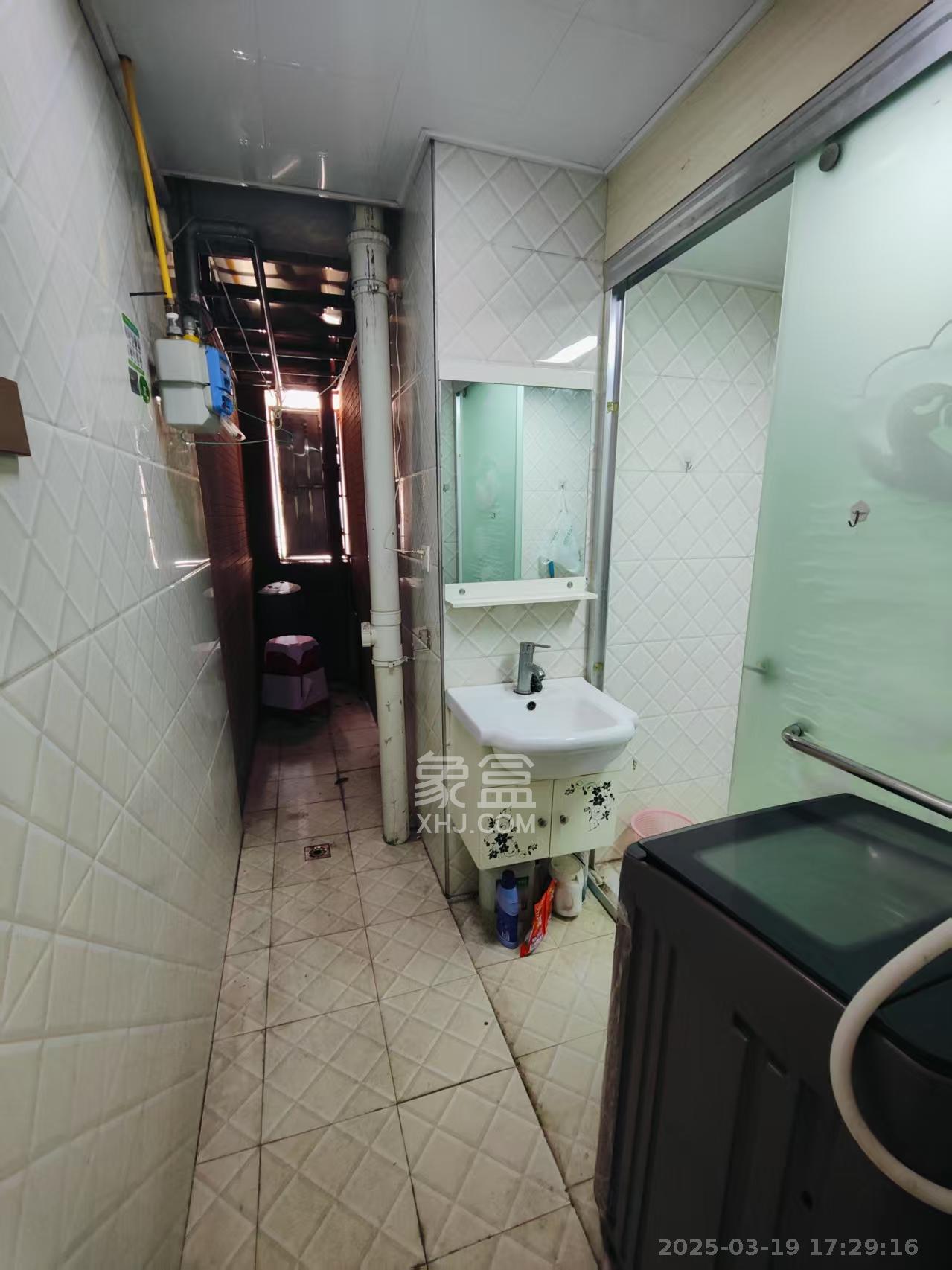 中建芙蓉工社  2室1厅1卫   1500.00元/月室内图