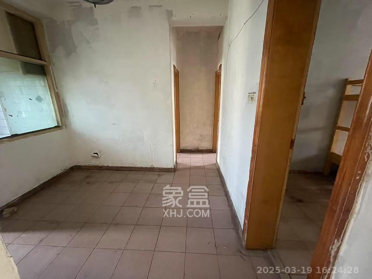 下碧湘街小区 3室2厅1卫 1800.0元/月 下碧湘街小区 3室2厅1卫 1800.0元/月室内图