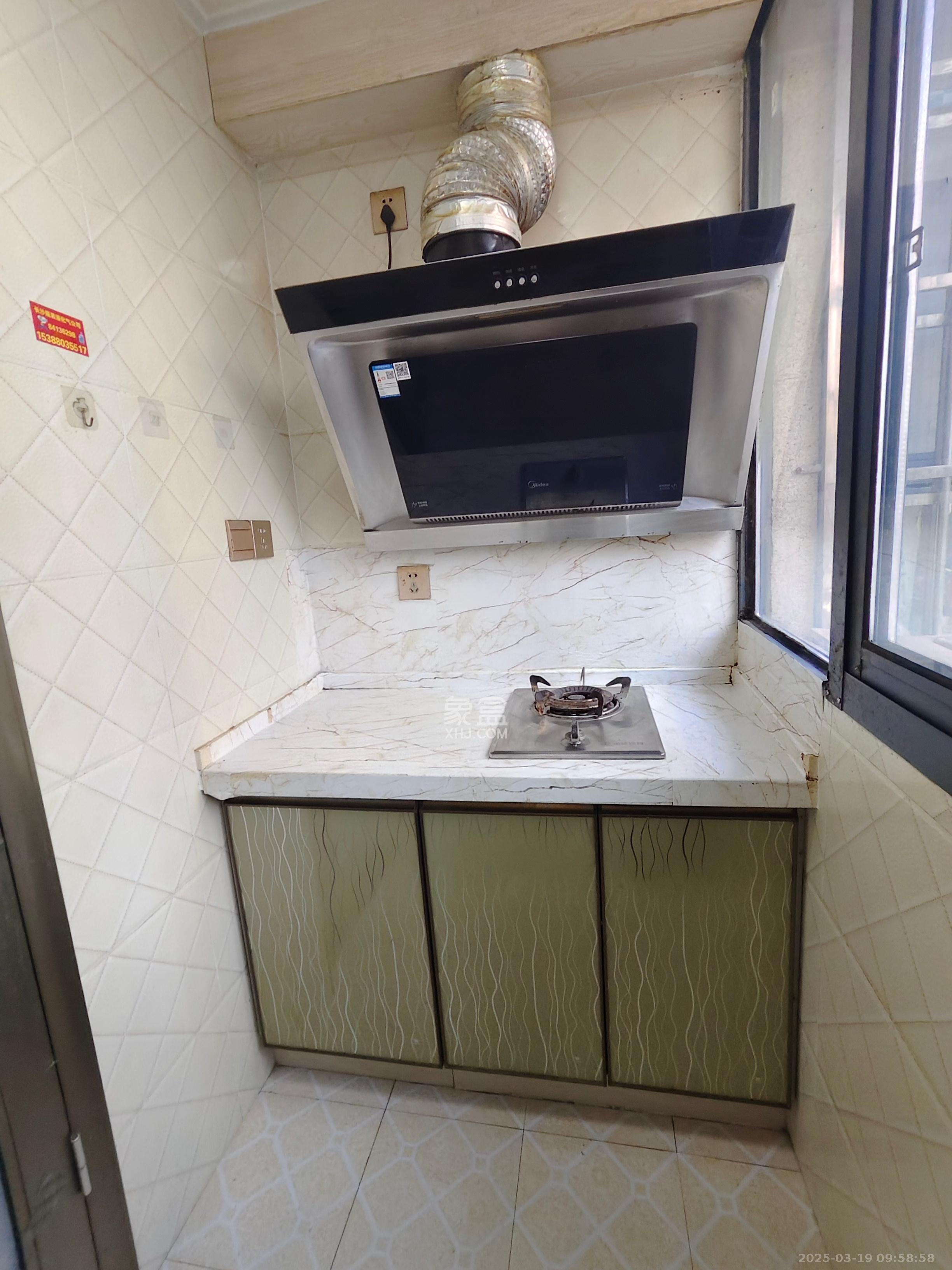 嘉顺苑  1室1厅1卫   1300.00元/月室内图