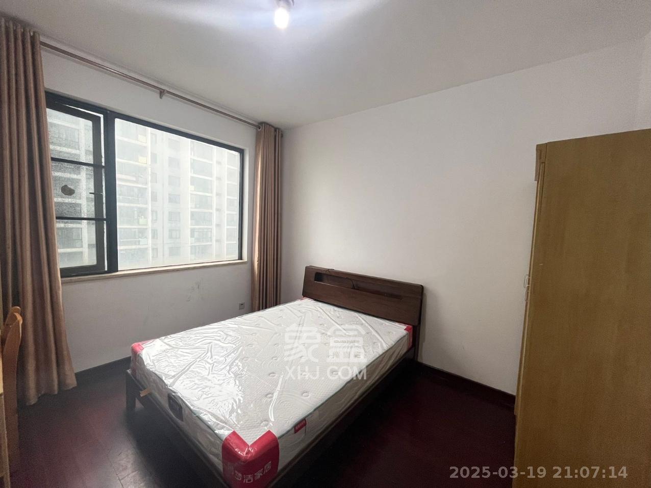 阳光100三期  3室2厅2卫    2600.0元/月室内图