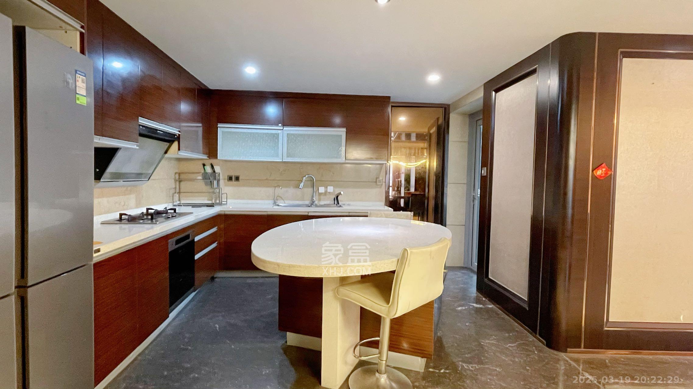 北辰定江洋 3室2厅1卫 10000.0元/月 北辰定江洋 3室2厅1卫 10000.0元/月室内图