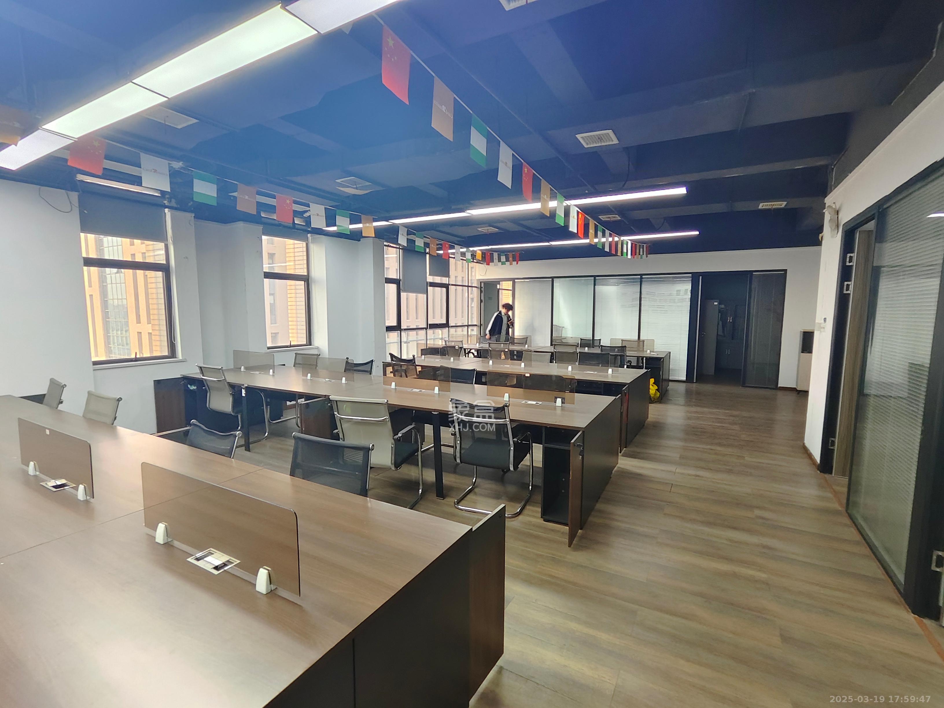 麓谷钰园（麓谷企业广场）   204.74㎡      9000.0元/月室内图