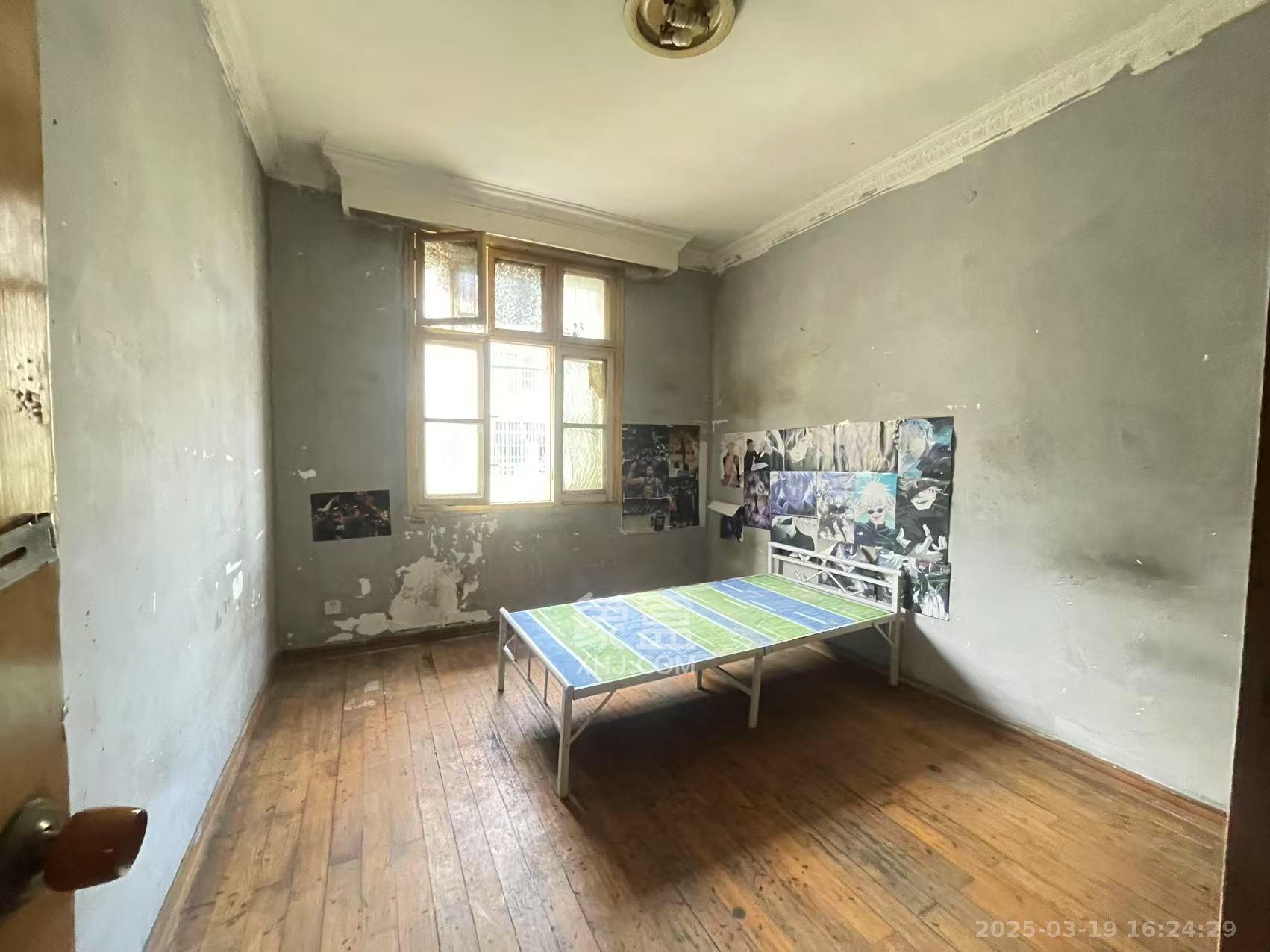 下碧湘街小区  3室2厅1卫    1800.0元/月室内图