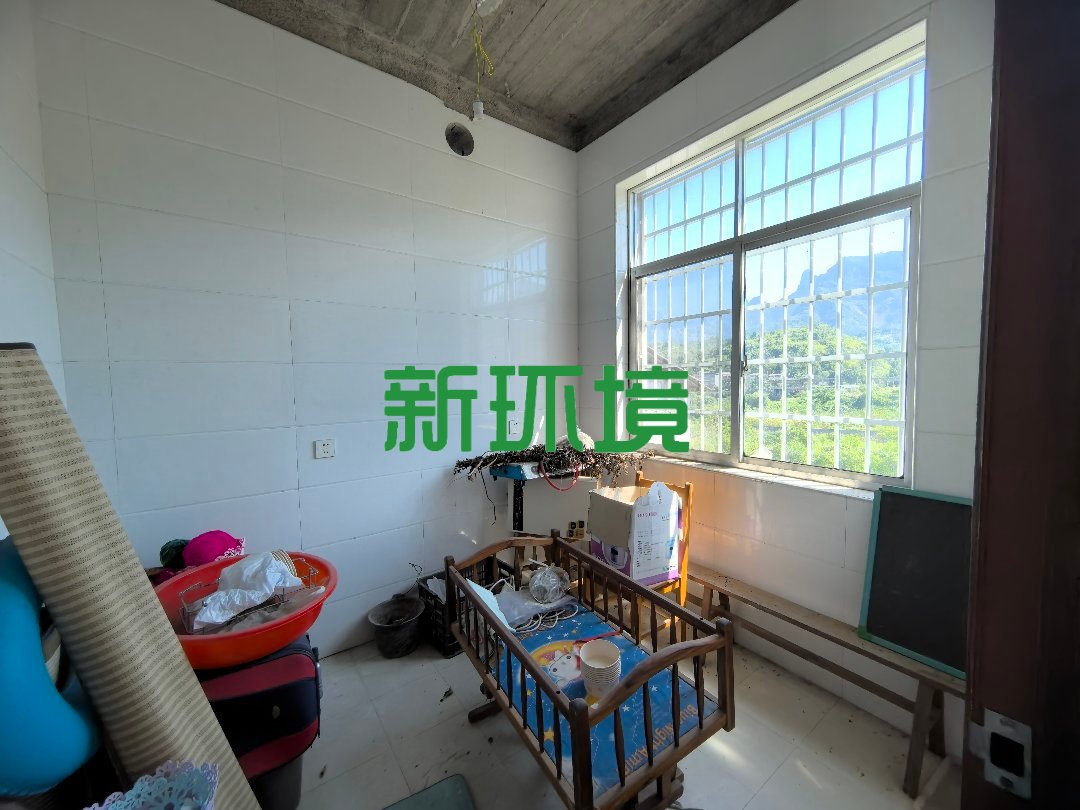 邢家巷散盘  6室2厅2卫   68.00万客厅