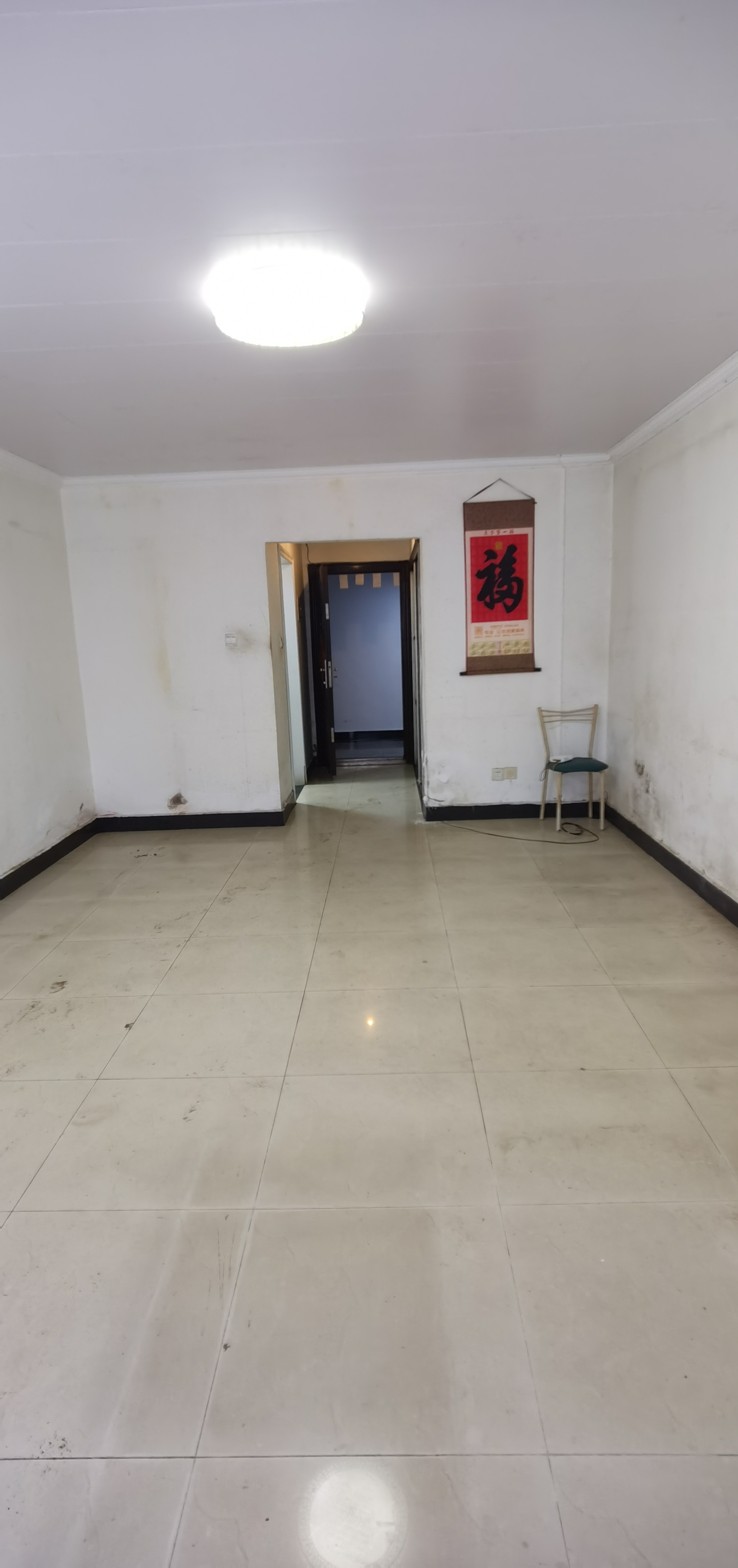 国森大厦  1室0厅1卫    43.0万 国森大厦  1室0厅1卫    43.0万客厅