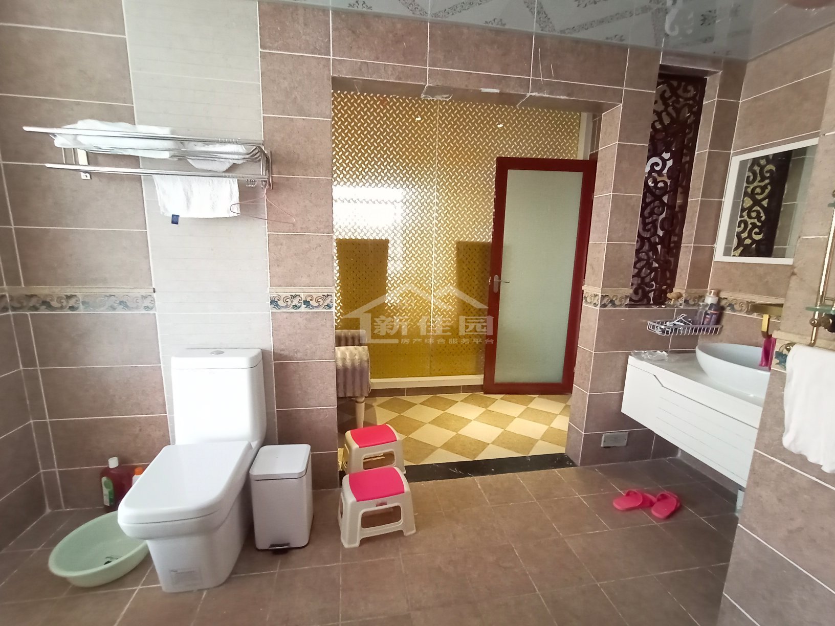 鑫成君泰 4室2厅2卫 3000.0元/月 鑫成君泰 4室2厅2卫 3000.0元/月室内图