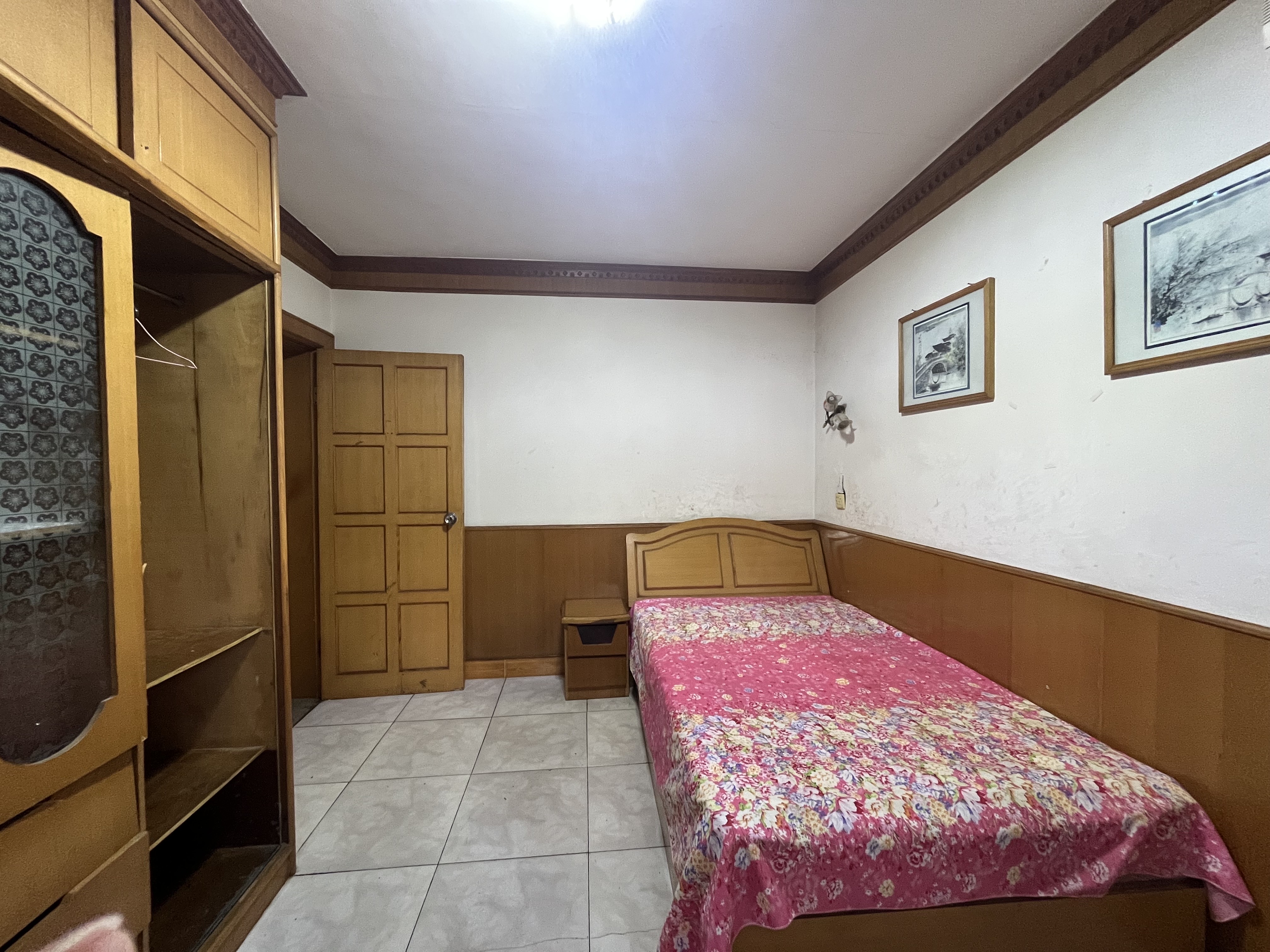 八一橡胶厂(长青中街) 3室2厅1卫 39.8万 八一橡胶厂(长青中街) 3室2厅1卫 39.8万客厅