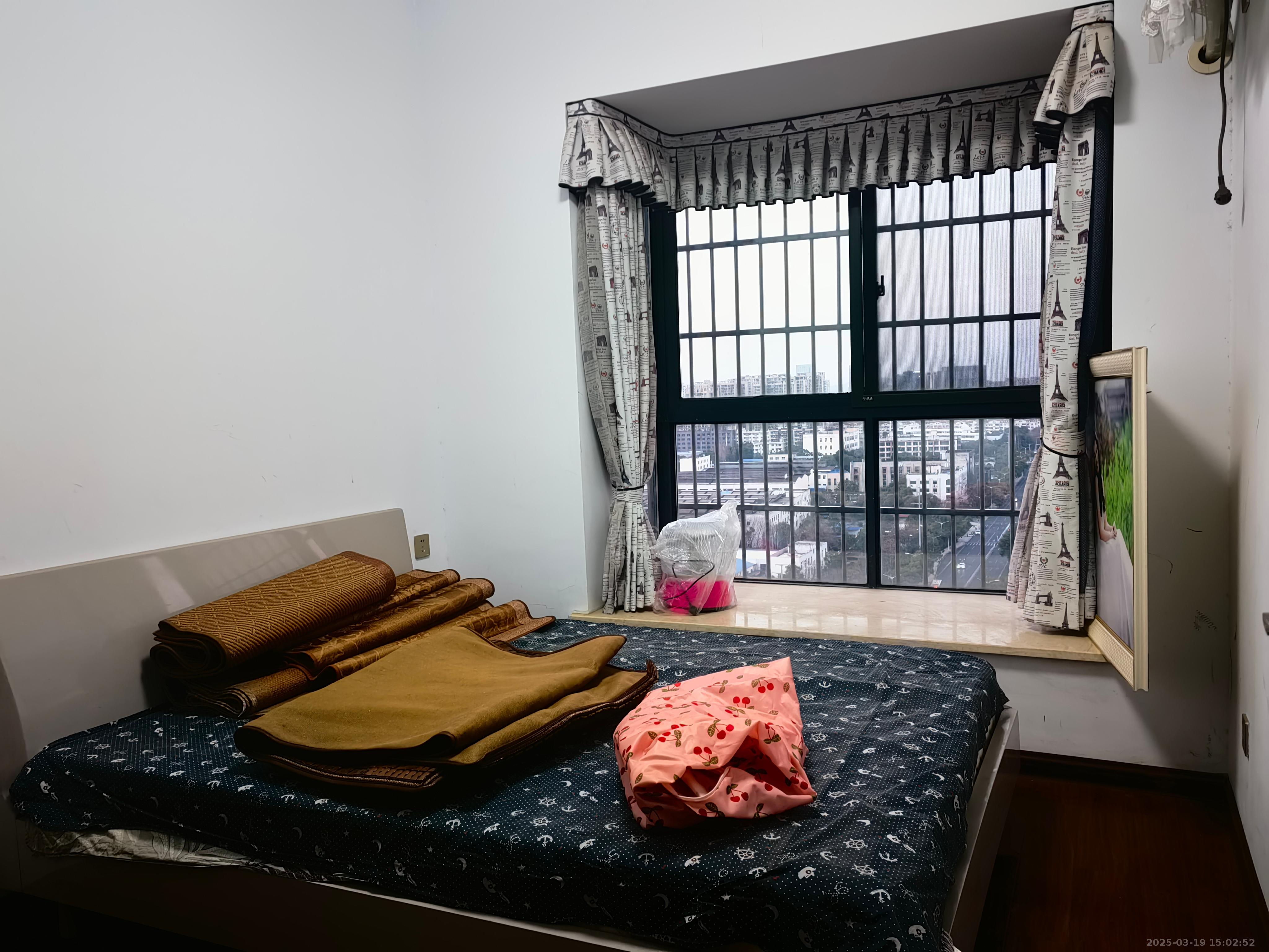 东鼎紫园 3室2厅2卫 2400.0元/月 东鼎紫园 3室2厅2卫 2400.0元/月室内图