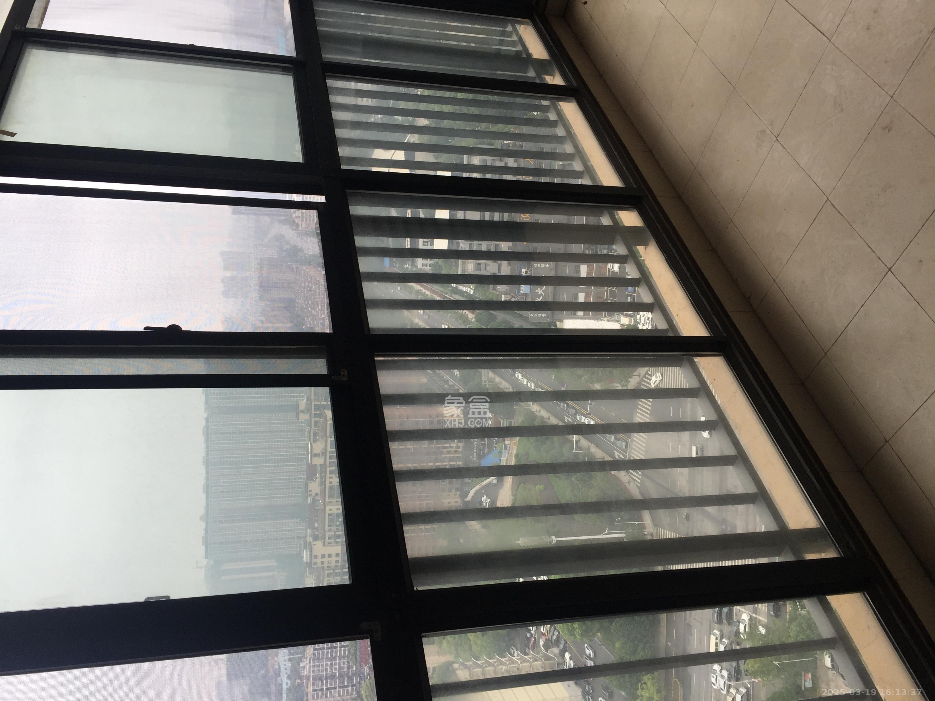 万科金域华府二期 3室2厅2卫 3000.0元/月 万科金域华府二期 3室2厅2卫 3000.0元/月室内图