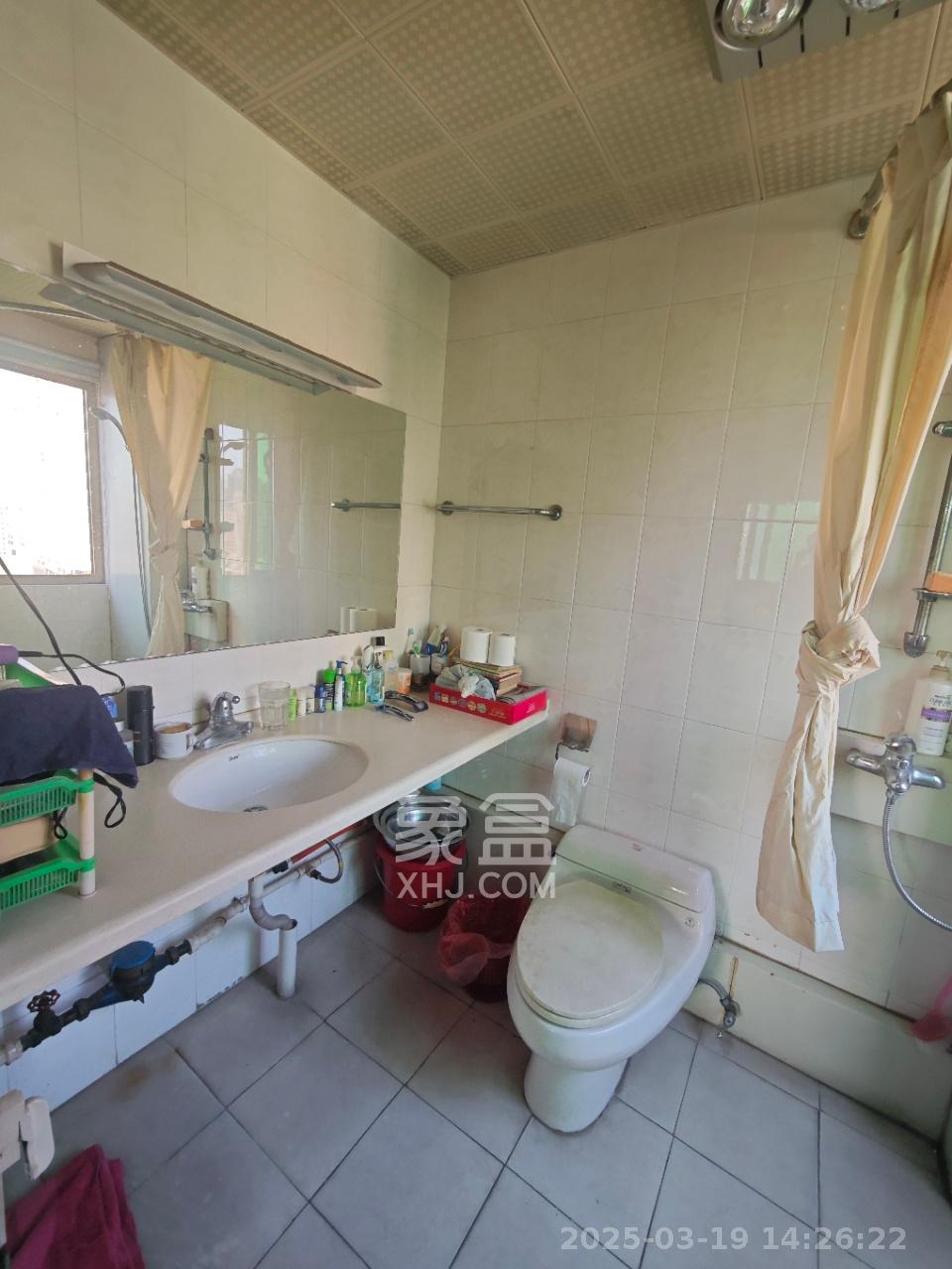 市一医院宿舍  3室1厅2卫    3500.0元/月室内图