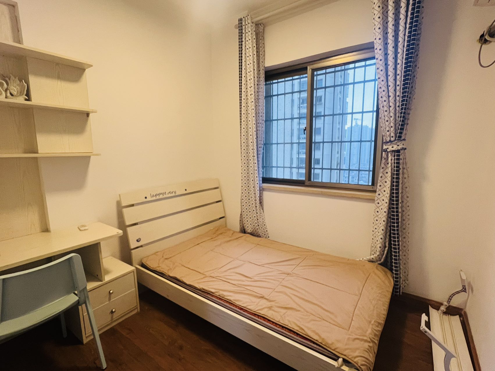 碧桂园 3室2厅1卫 1600.0元/月 碧桂园 3室2厅1卫 1600.0元/月室内图