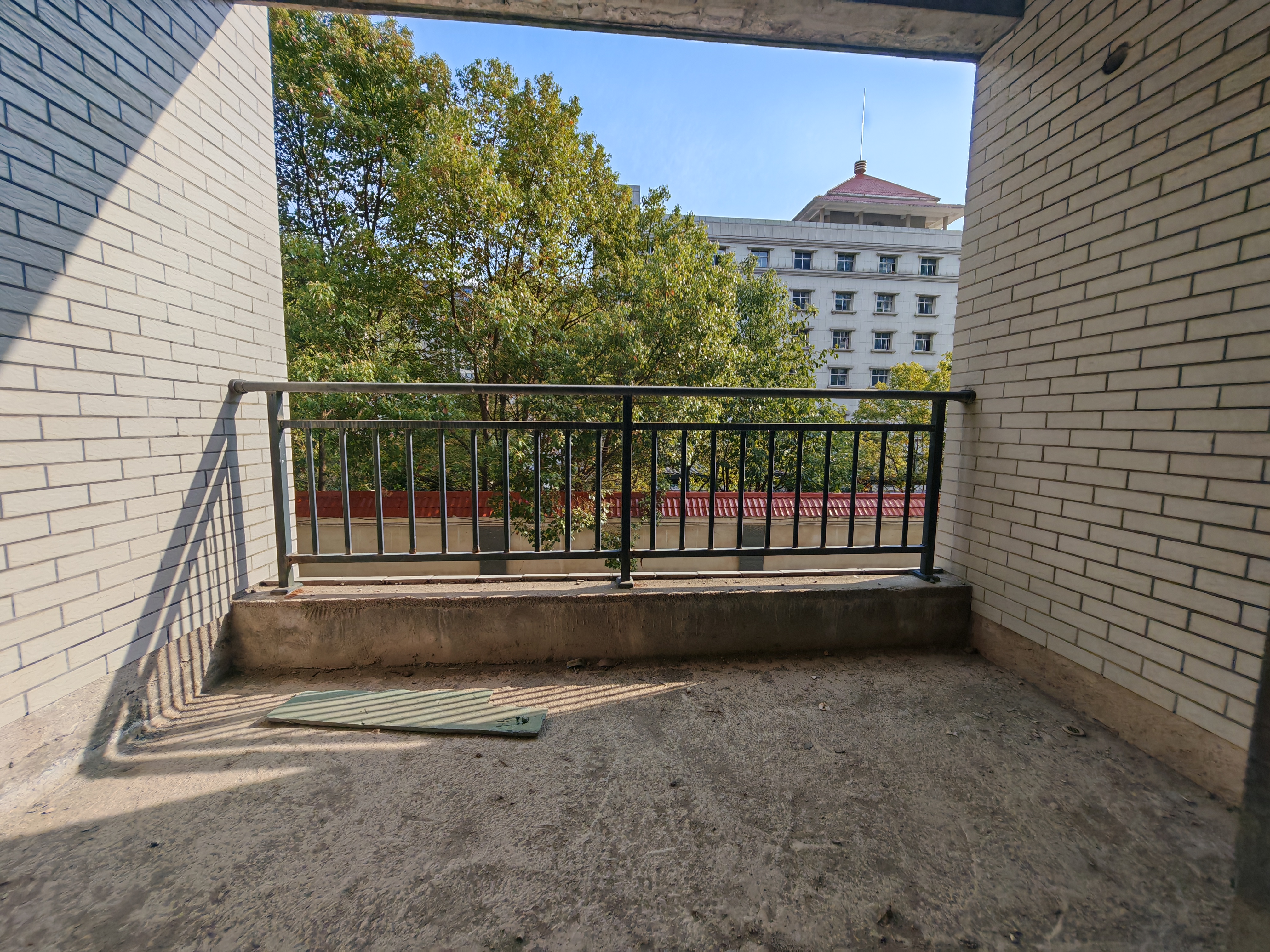 山城上品 4室2厅2卫 70.8万 山城上品 4室2厅2卫 70.8万客厅