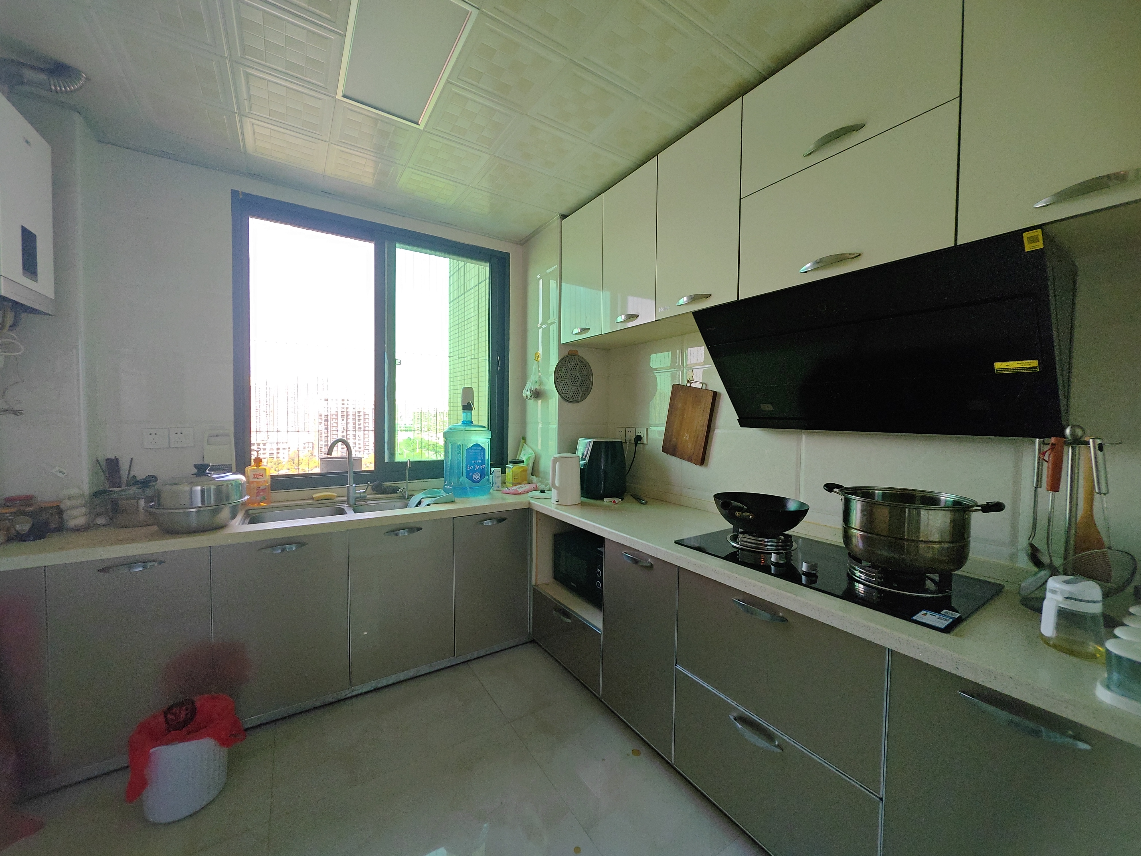 水映豪廷(一,二,三期) 3室2厅2卫 3000.0元/月 水映豪廷(一,二,三期) 3室2厅2卫 3000.0元/月室内图