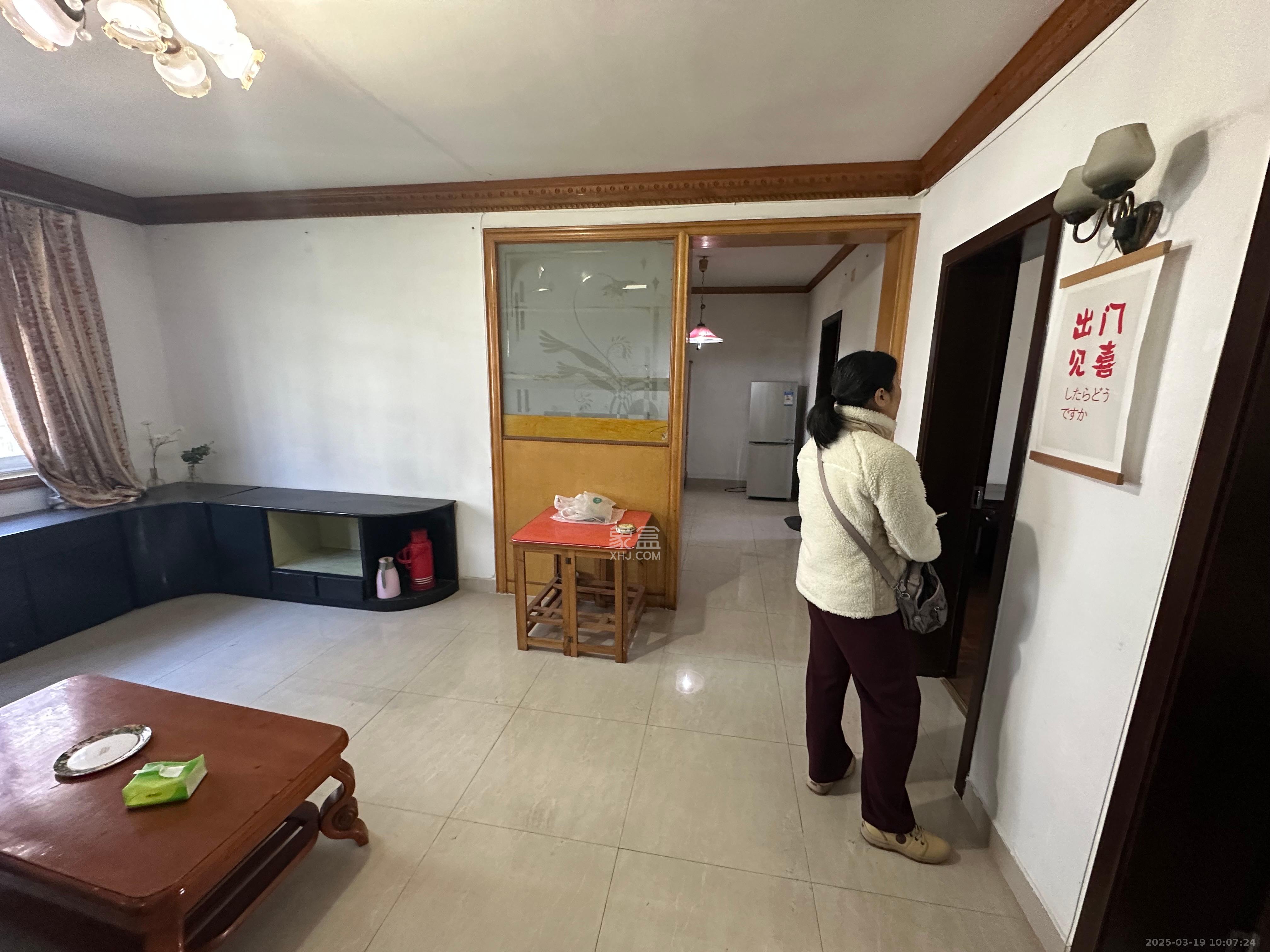 芙蓉区教师村  3室1厅1卫   1700.00元/月室内图