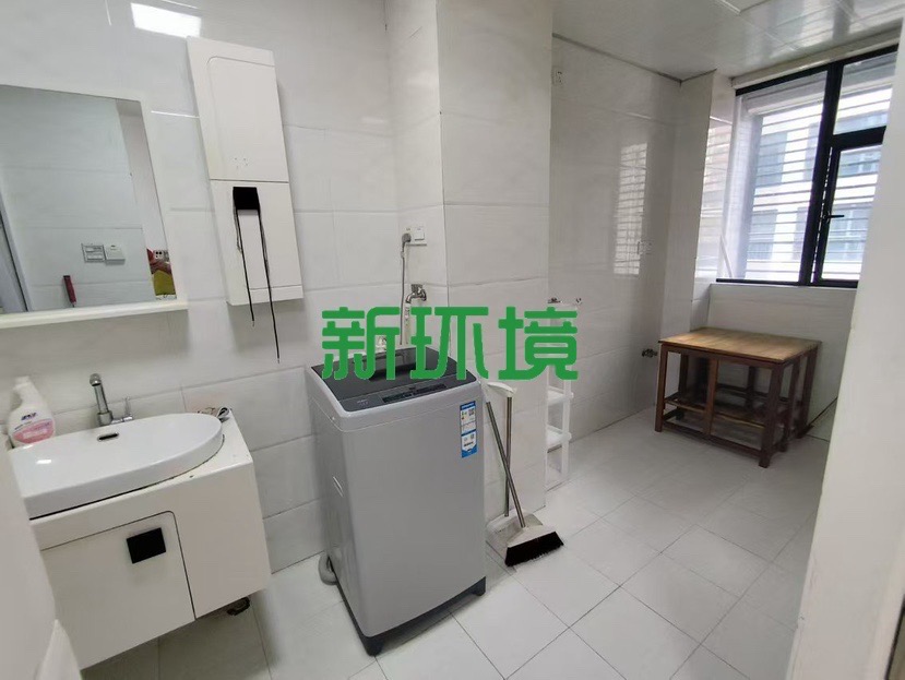 逸臣中央 1室1厅1卫 1100.0元/月 逸臣中央 1室1厅1卫 1100.0元/月室内图