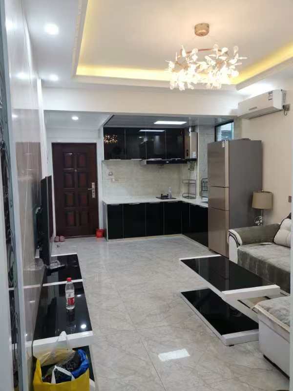 华辰汇景一、二期 1室1厅1卫 1700.0元/月 华辰汇景一、二期 1室1厅1卫 1700.0元/月室内图