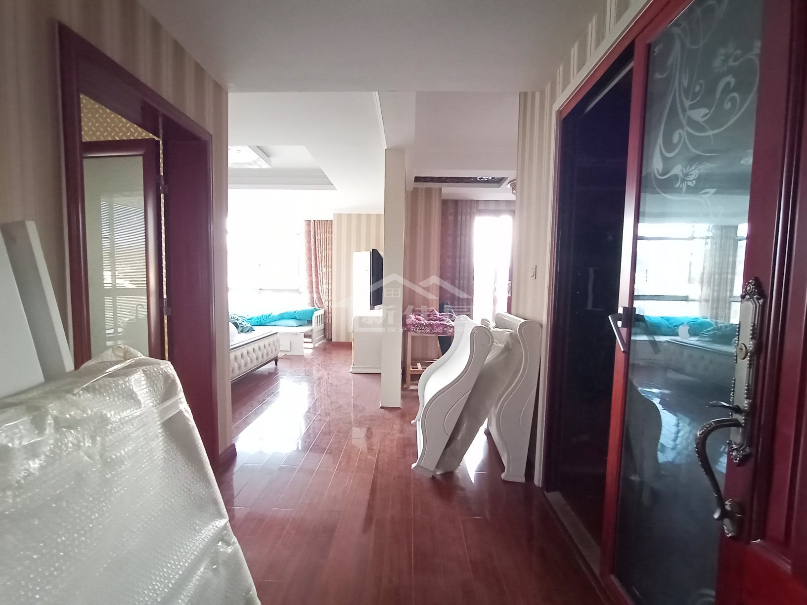 鑫成君泰 4室2厅2卫 3000.0元/月 鑫成君泰 4室2厅2卫 3000.0元/月室内图