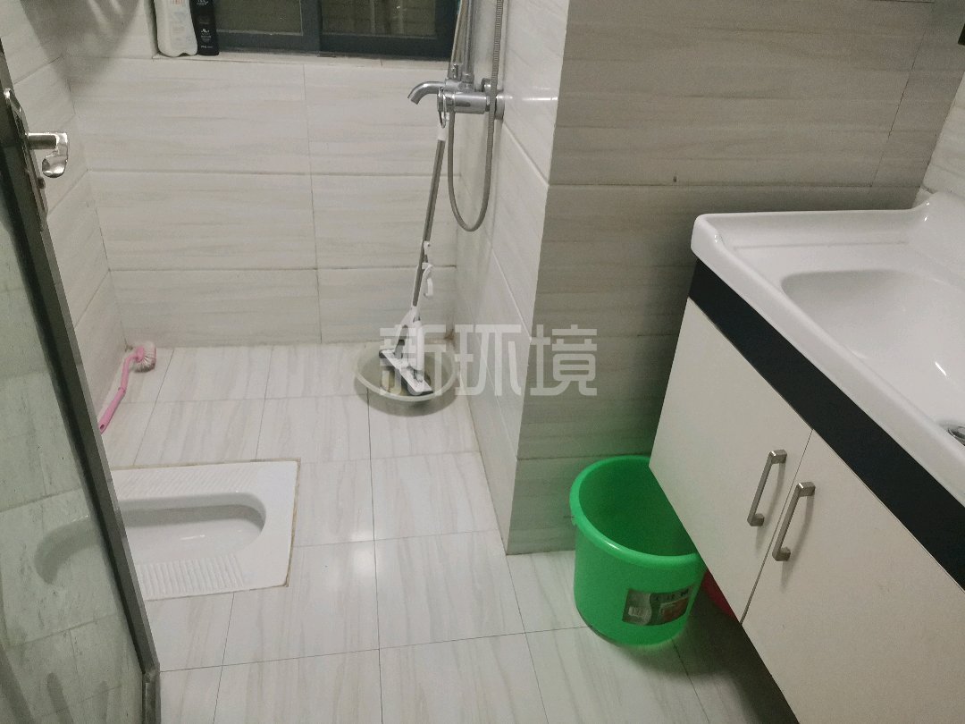 西溪美景  3室2厅2卫   80.00万客厅
