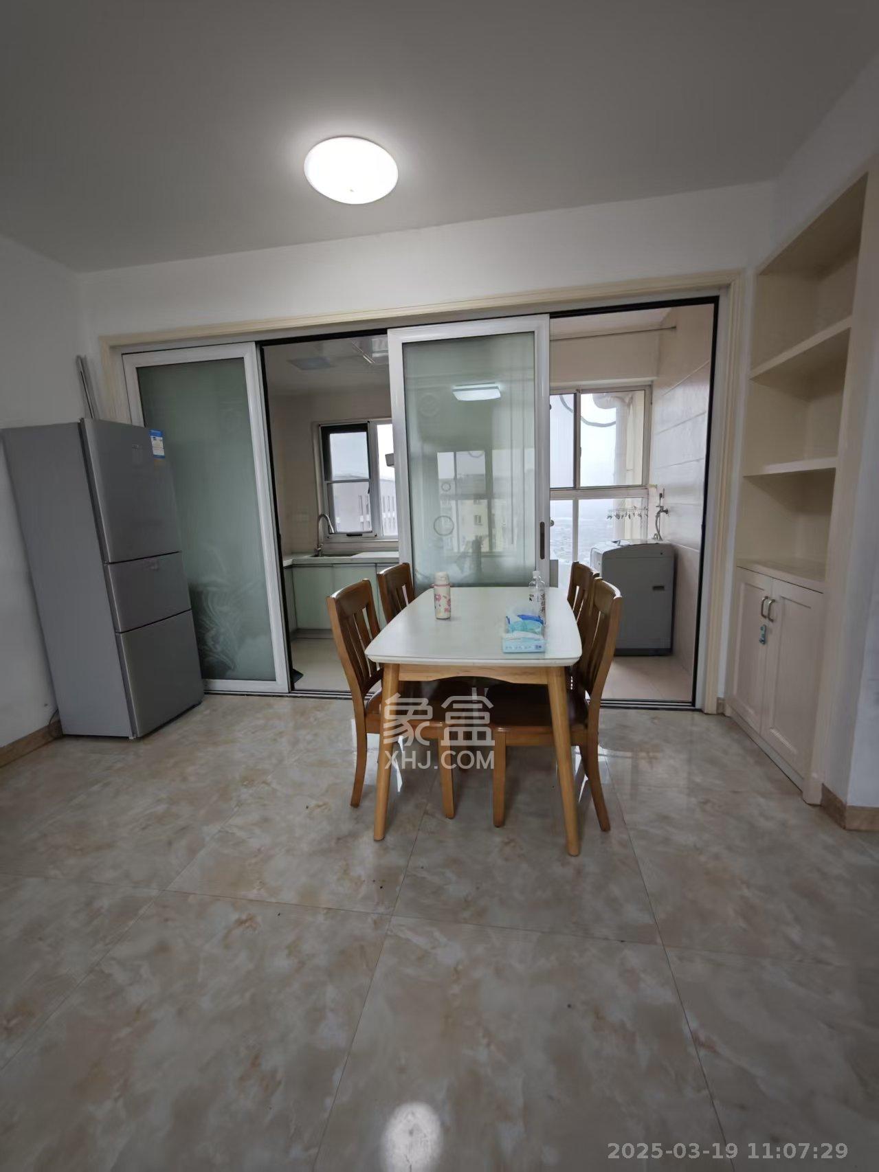 万国城(当代满庭春MOMA)三期 3室2厅1卫 2500.0元/月 万国城(当代满庭春MOMA)三期 3室2厅1卫 2500.0元/月室内图