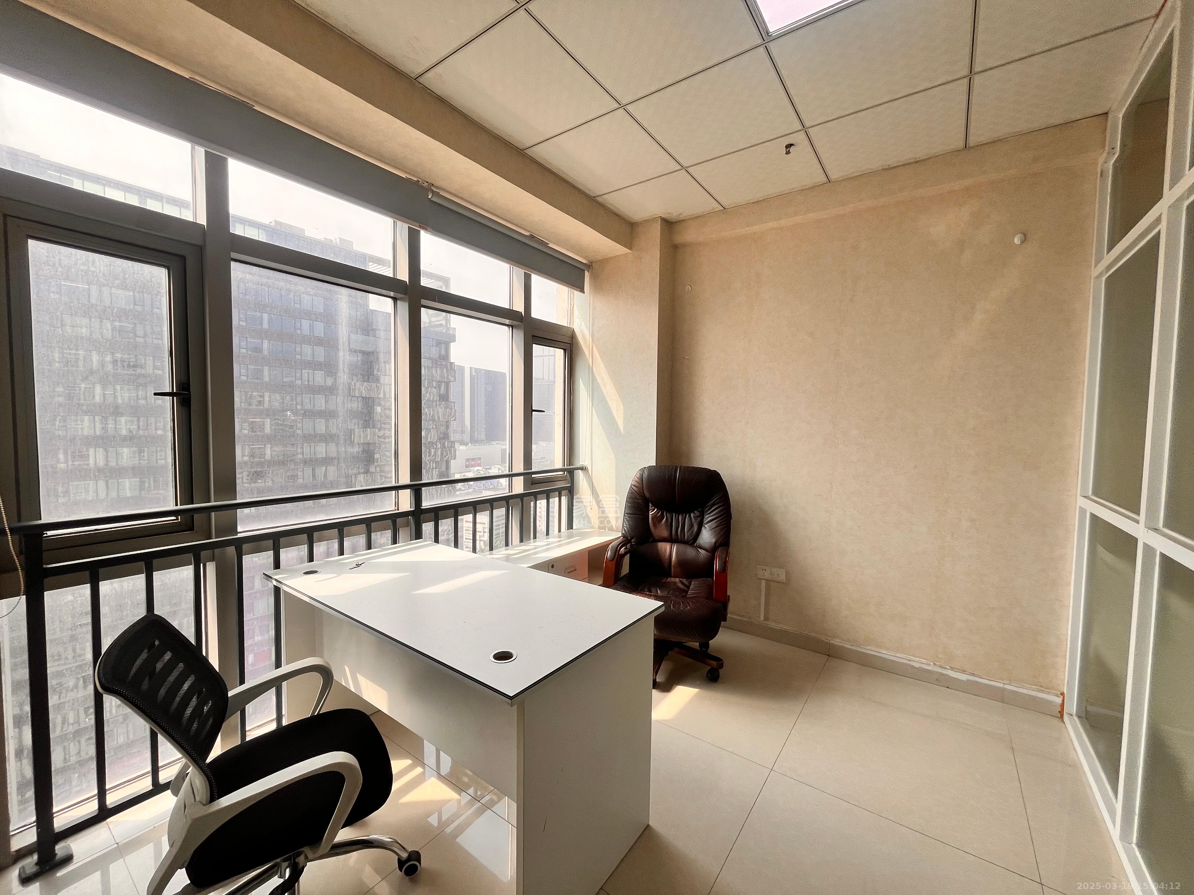 奥克斯广场 2室1厅1卫 4800.0元/月 奥克斯广场 2室1厅1卫 4800.0元/月室内图