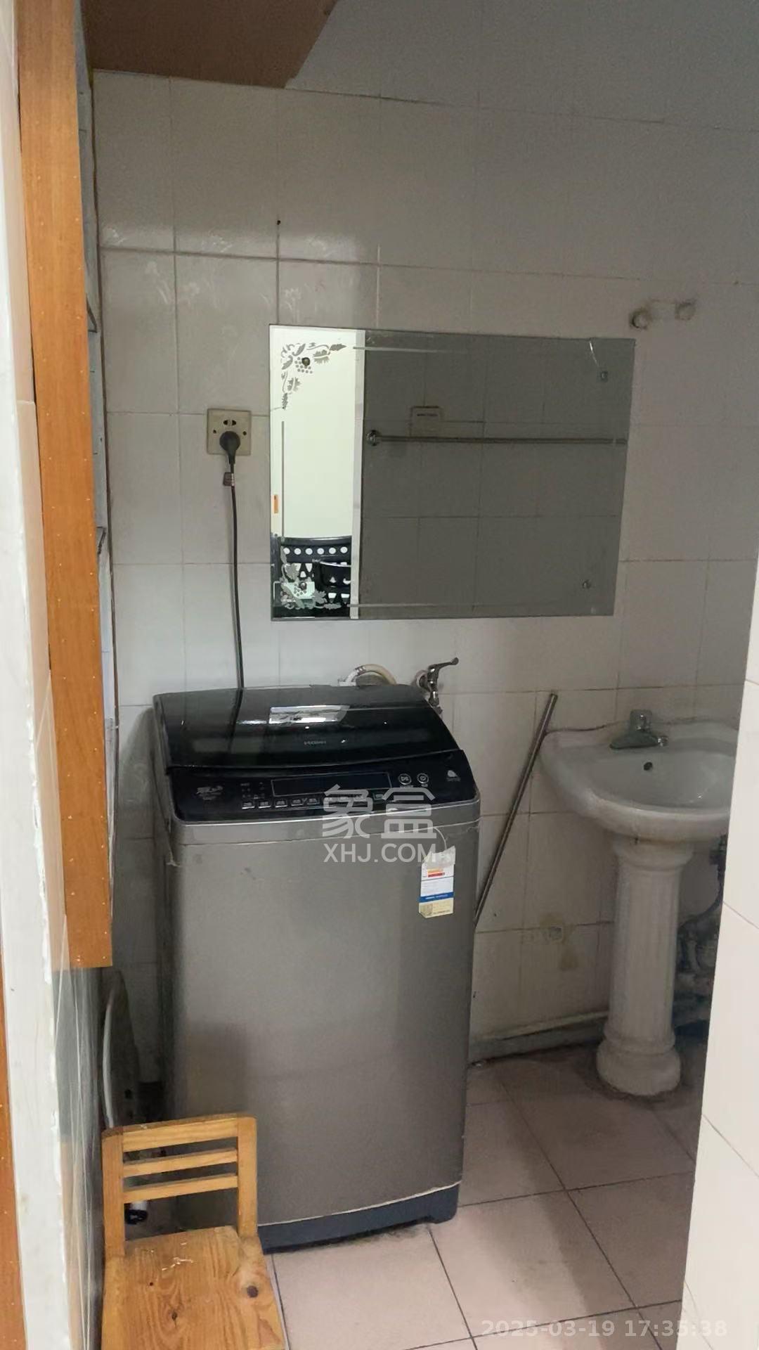 红花坡轻工设计院(轻安宿舍)  2室1厅1卫    1600.0元/月 红花坡轻工设计院(轻安宿舍)  2室1厅1卫    1600.0元/月室内图