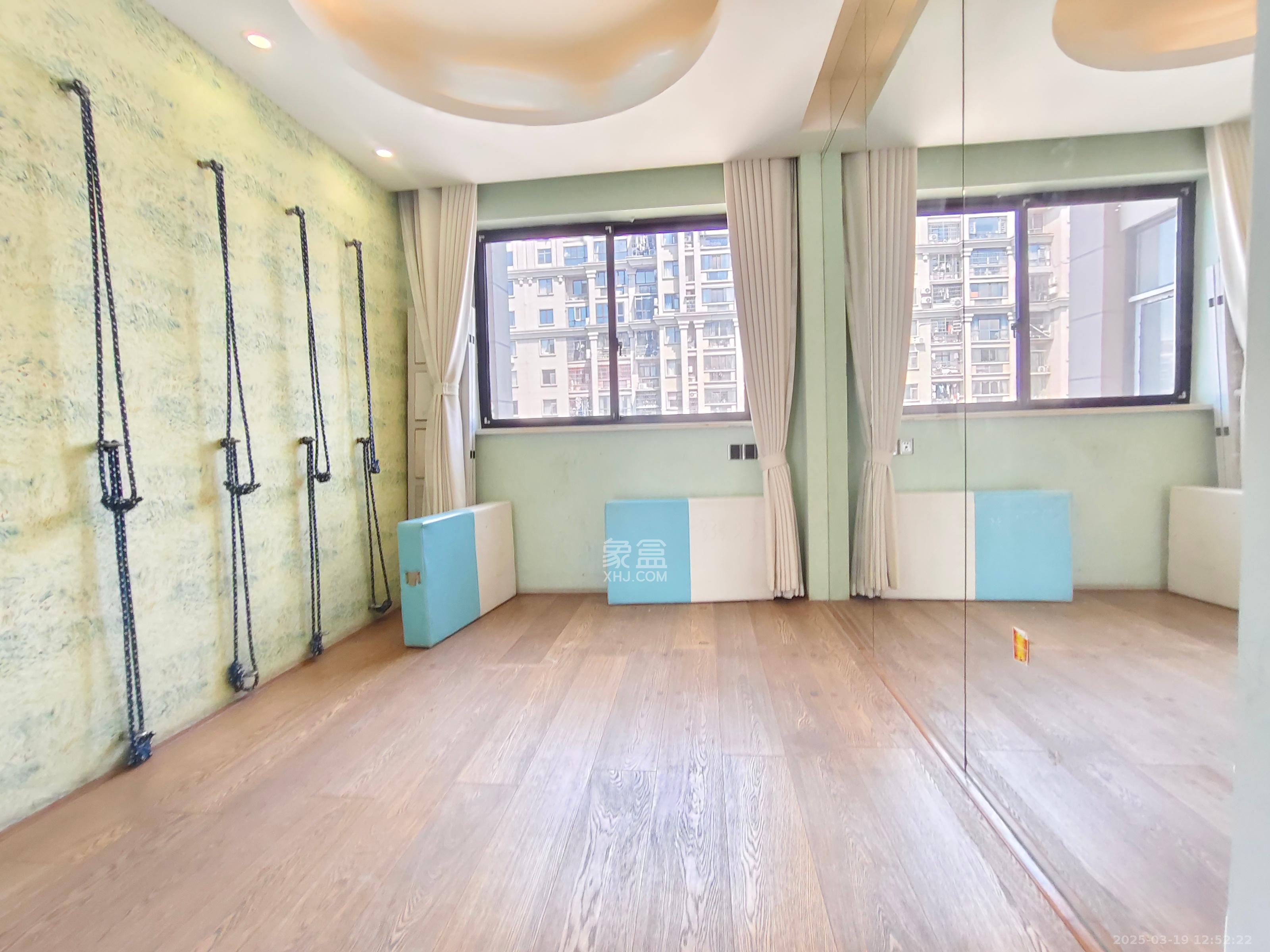 阳光丽城一期 4室2厅2卫 3600.0元/月 阳光丽城一期 4室2厅2卫 3600.0元/月室内图