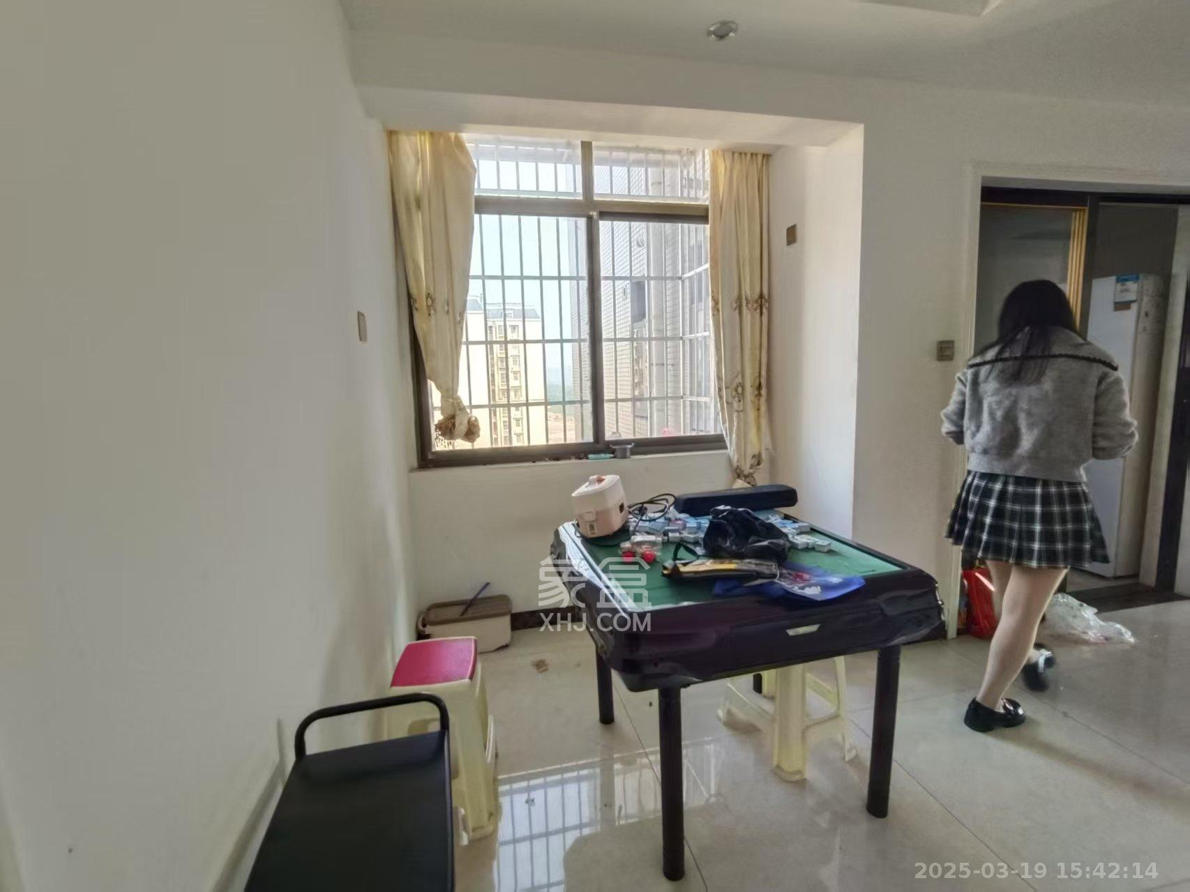 幸福庄园  3室2厅2卫   1600.00元/月室内图