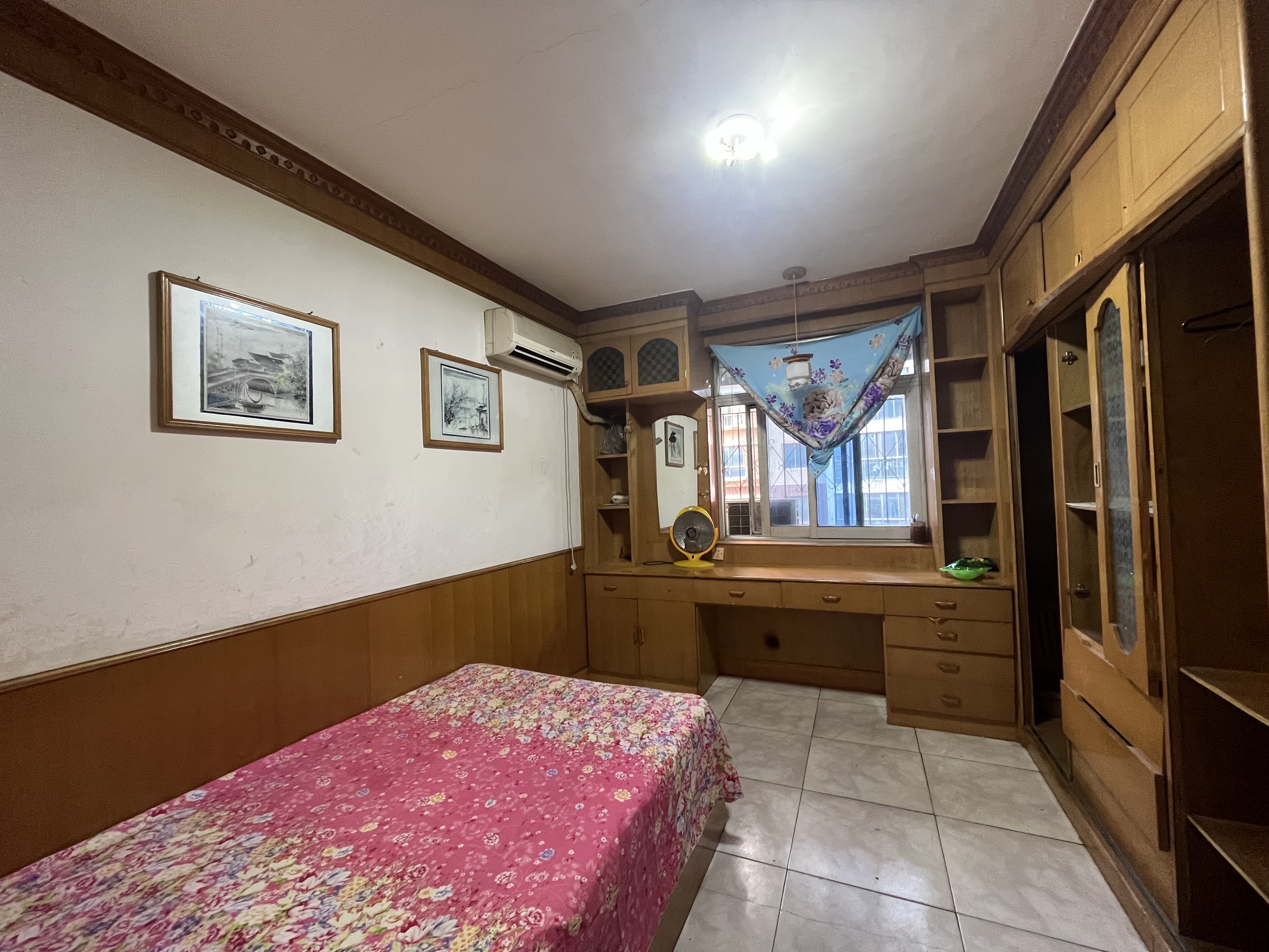 八一橡胶厂(长青中街) 3室2厅1卫 39.8万 八一橡胶厂(长青中街) 3室2厅1卫 39.8万客厅