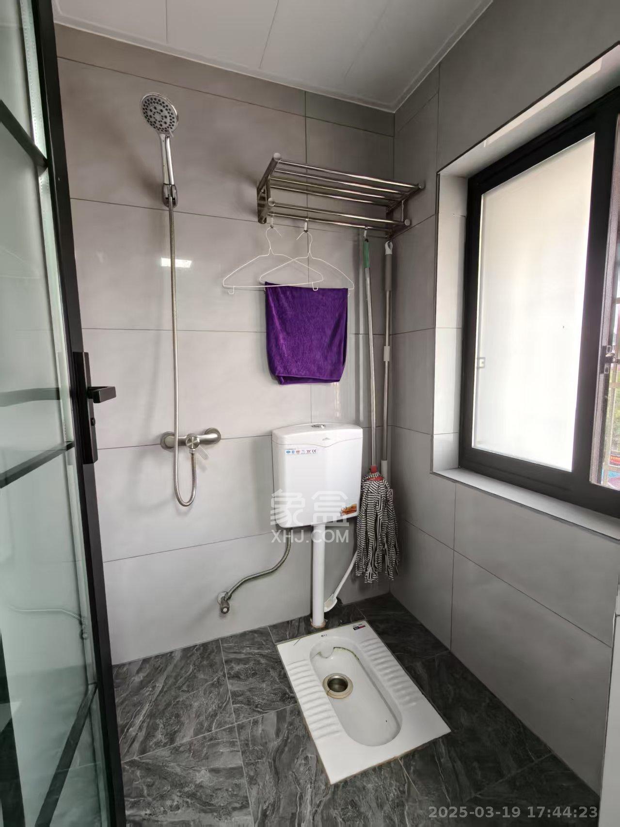 新合四村 1室0厅1卫 1250.0元/月 新合四村 1室0厅1卫 1250.0元/月室内图