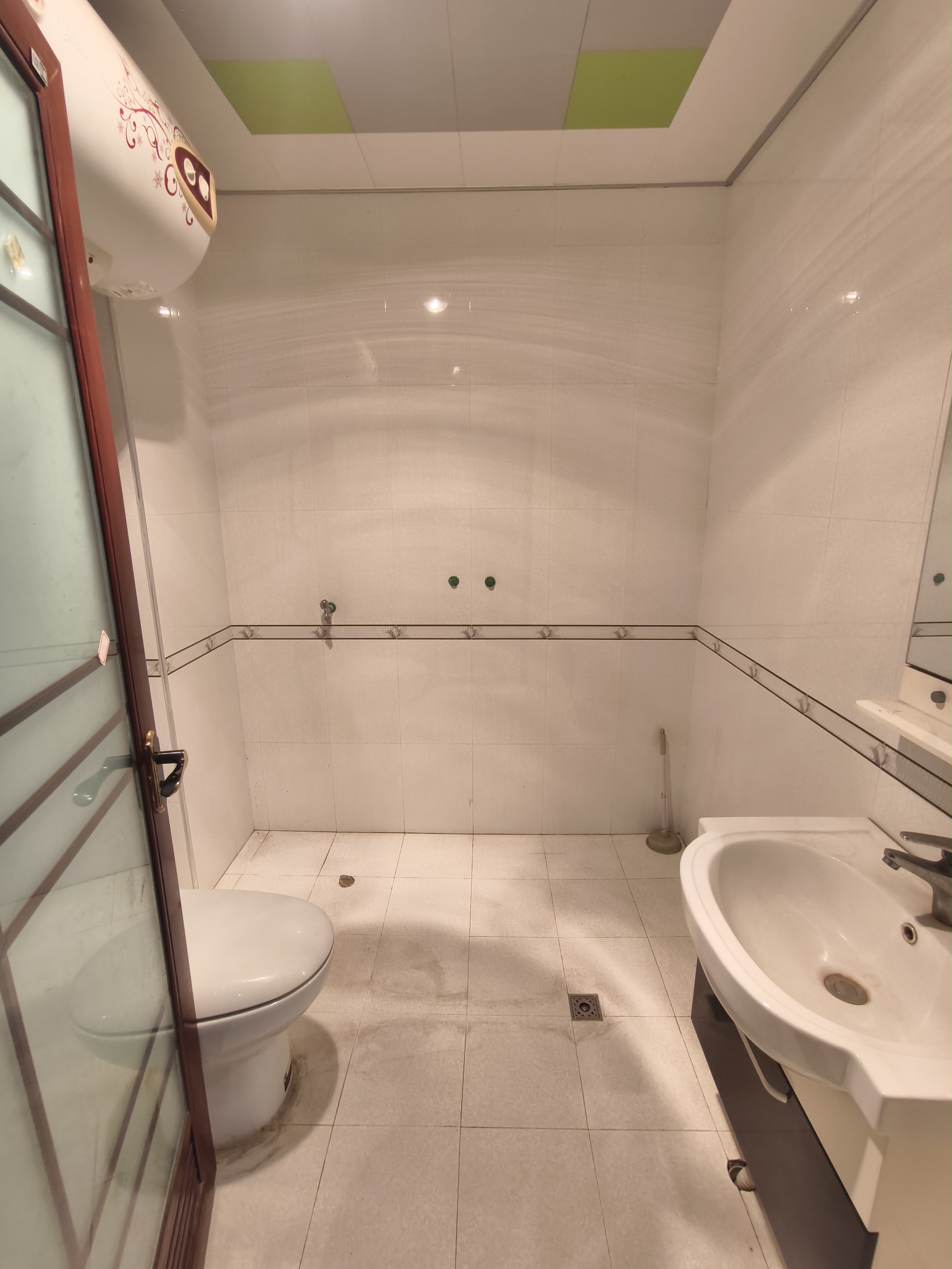 宏泰阳光家园 3室2厅1卫 62.8万 宏泰阳光家园 3室2厅1卫 62.8万客厅